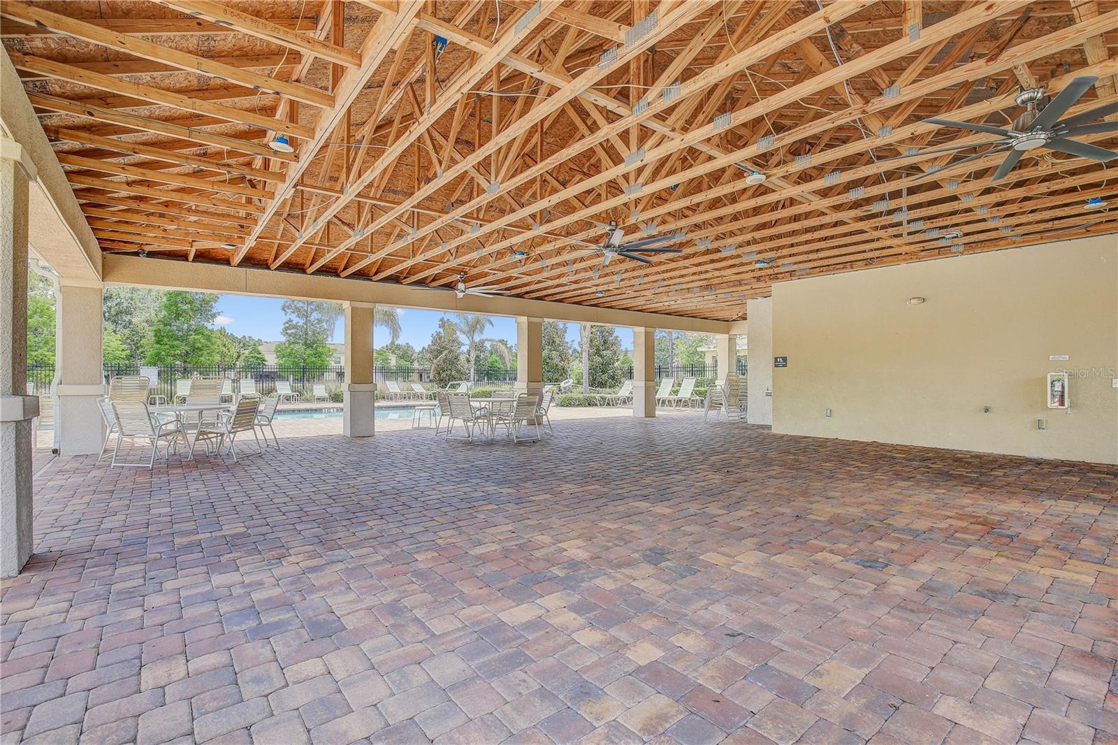 9904 HOUND CHASE DR