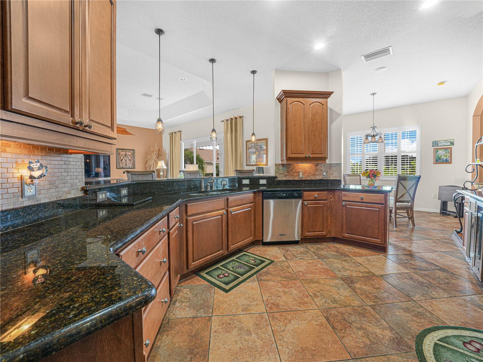 4064 PHOENICIAN WAY