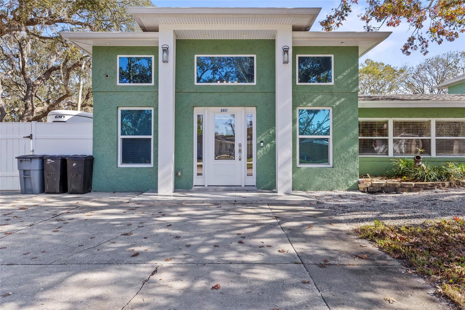 5657 OCEANIC RD