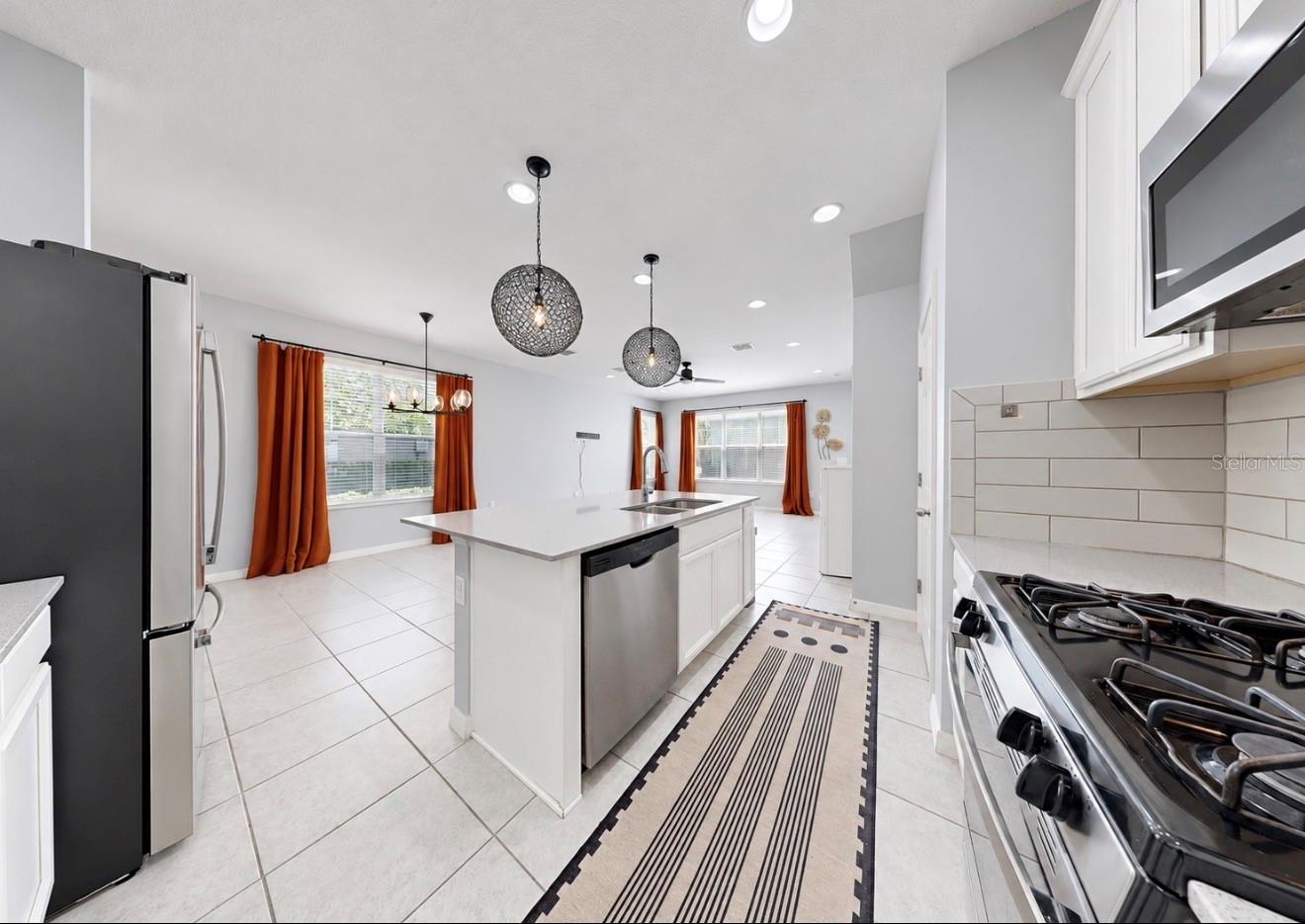 6273 CAMINO DR