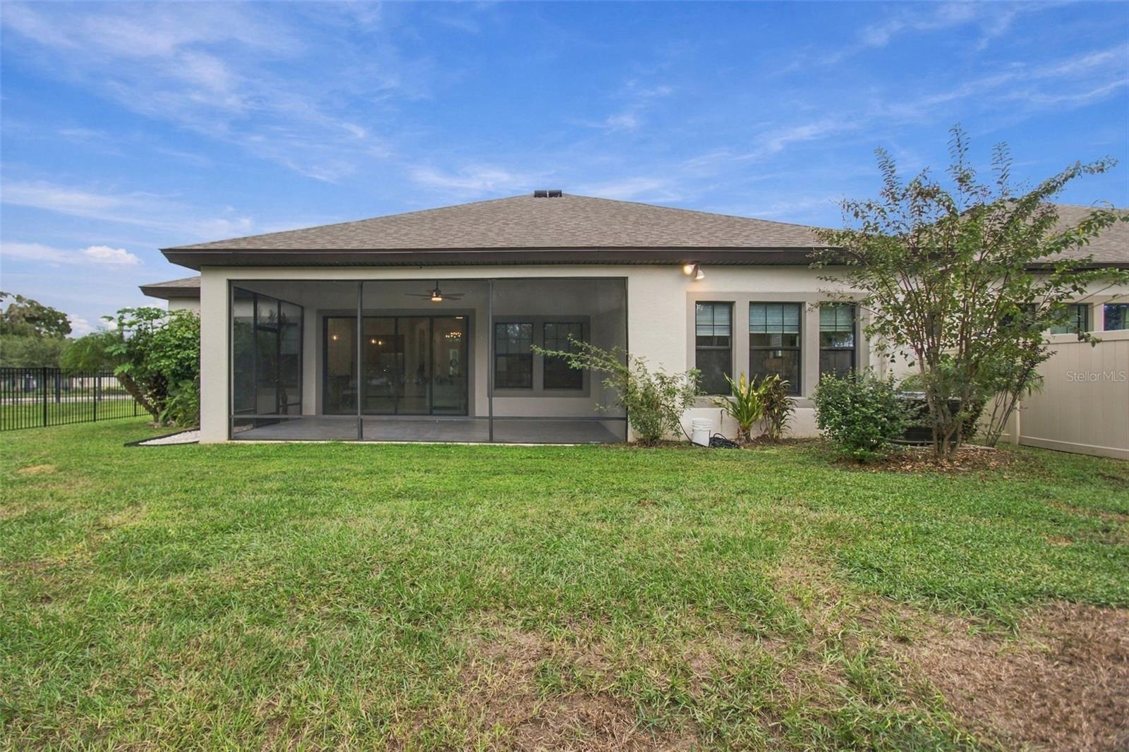 901 GRAND CRESTA AVE