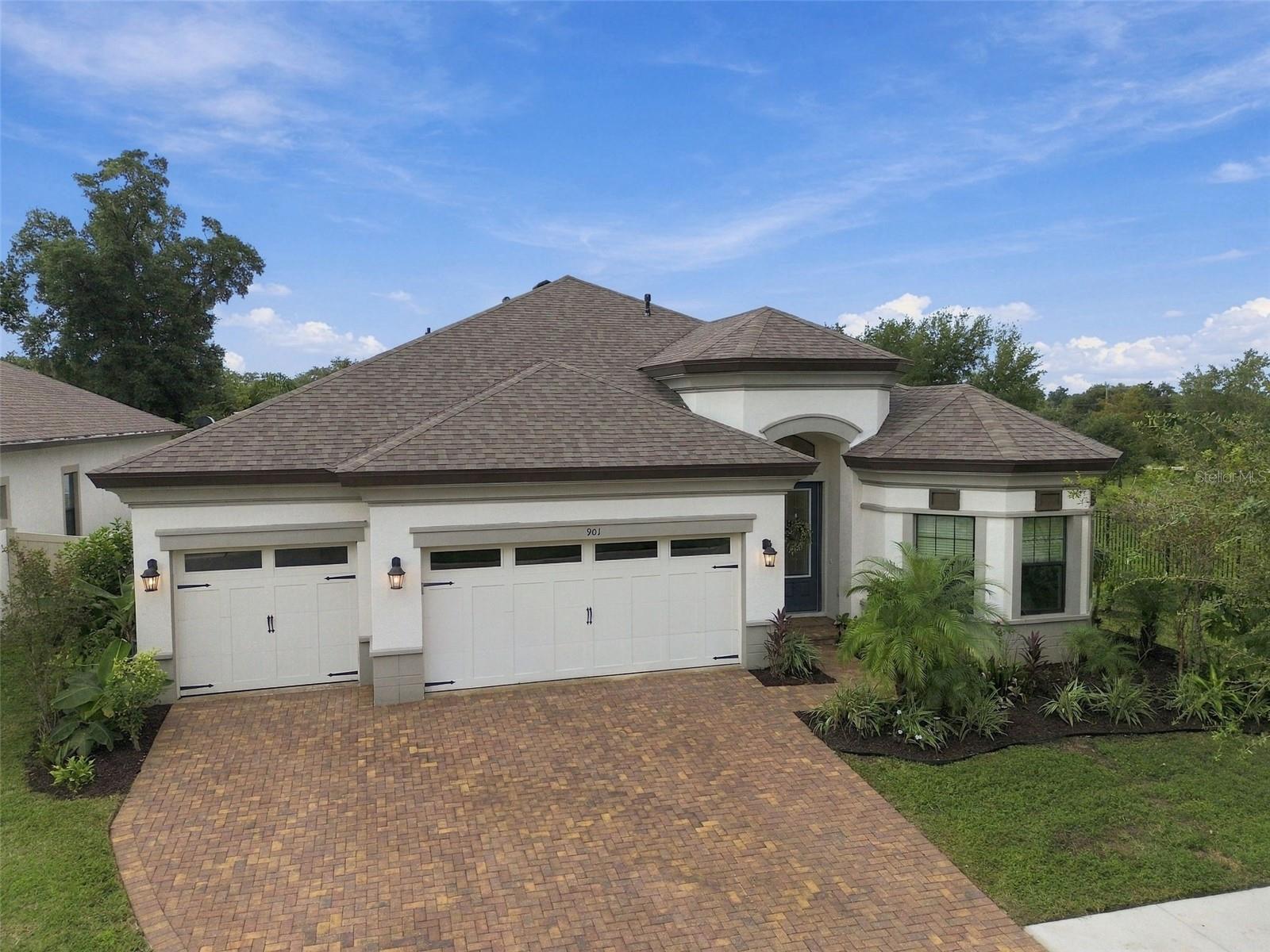 901 GRAND CRESTA AVE