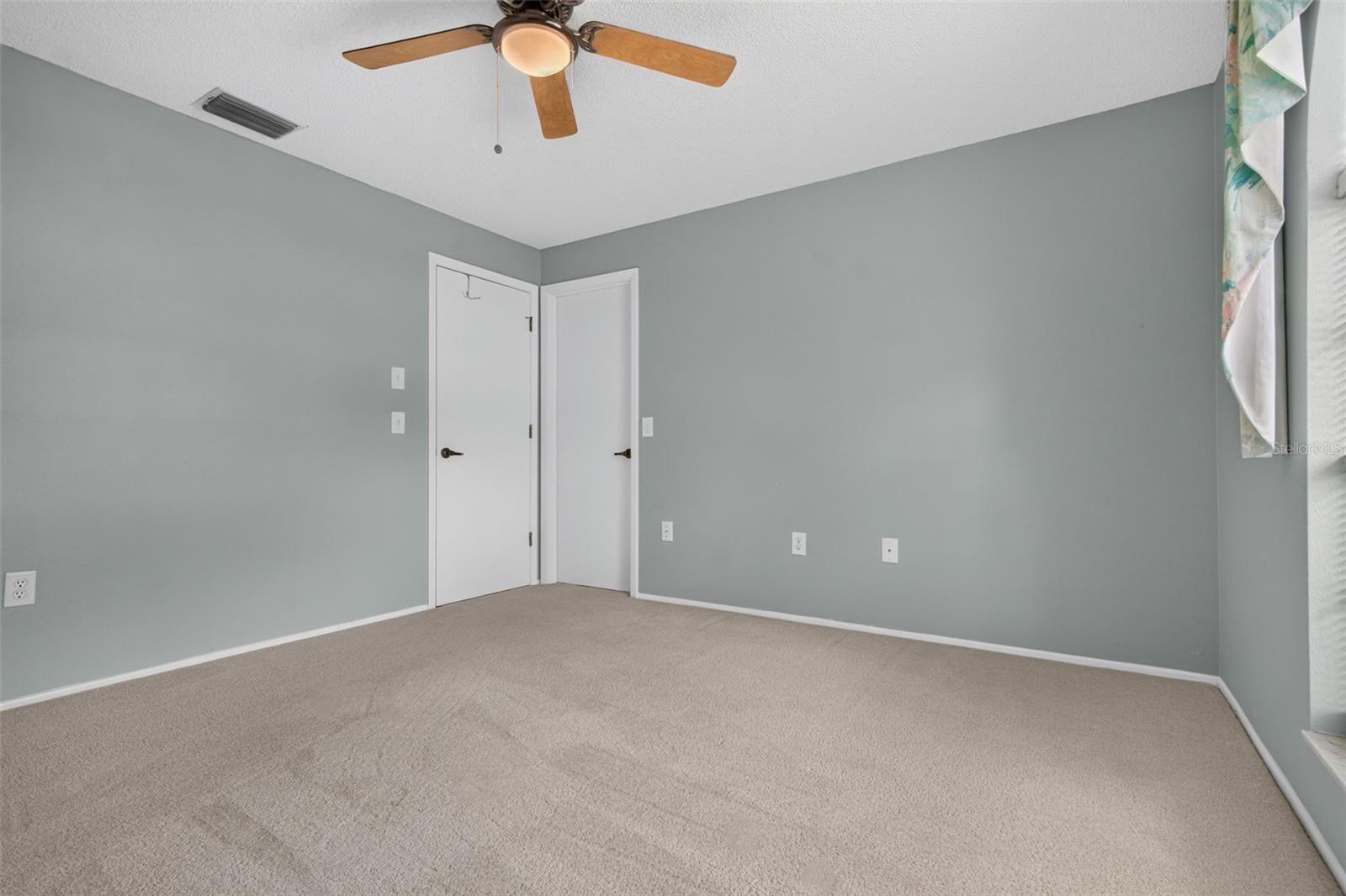 10707 FALLEN LEAF LN