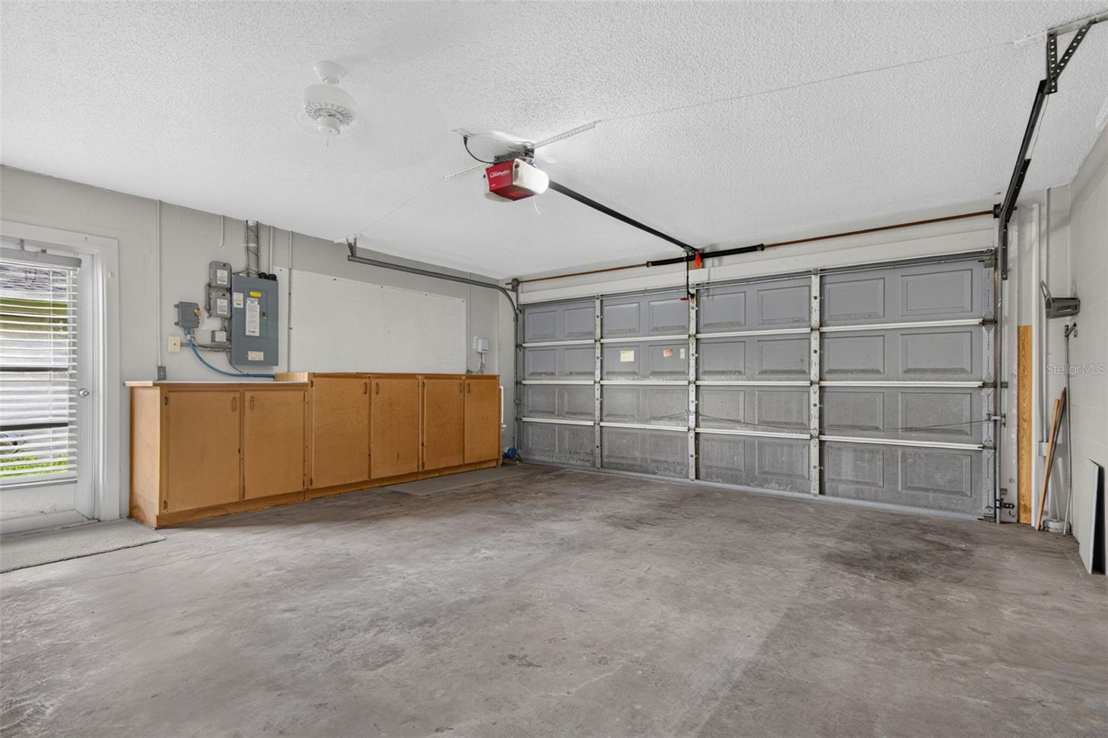 10707 FALLEN LEAF LN