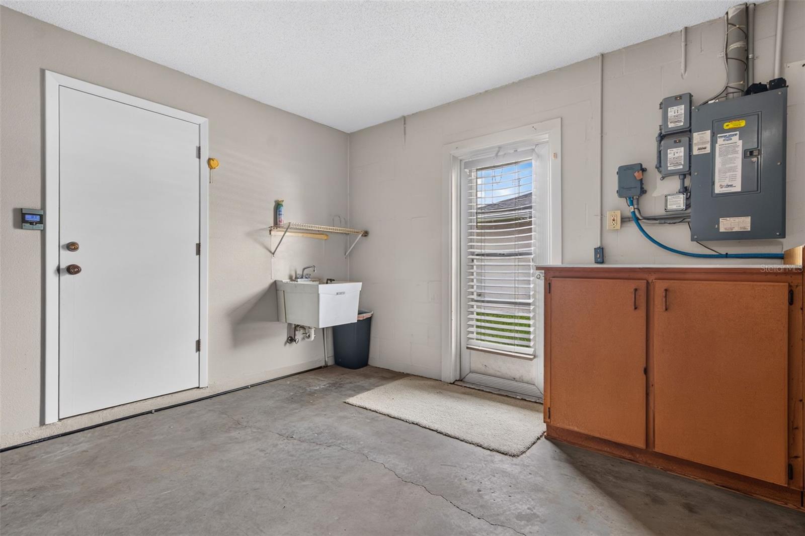 10707 FALLEN LEAF LN