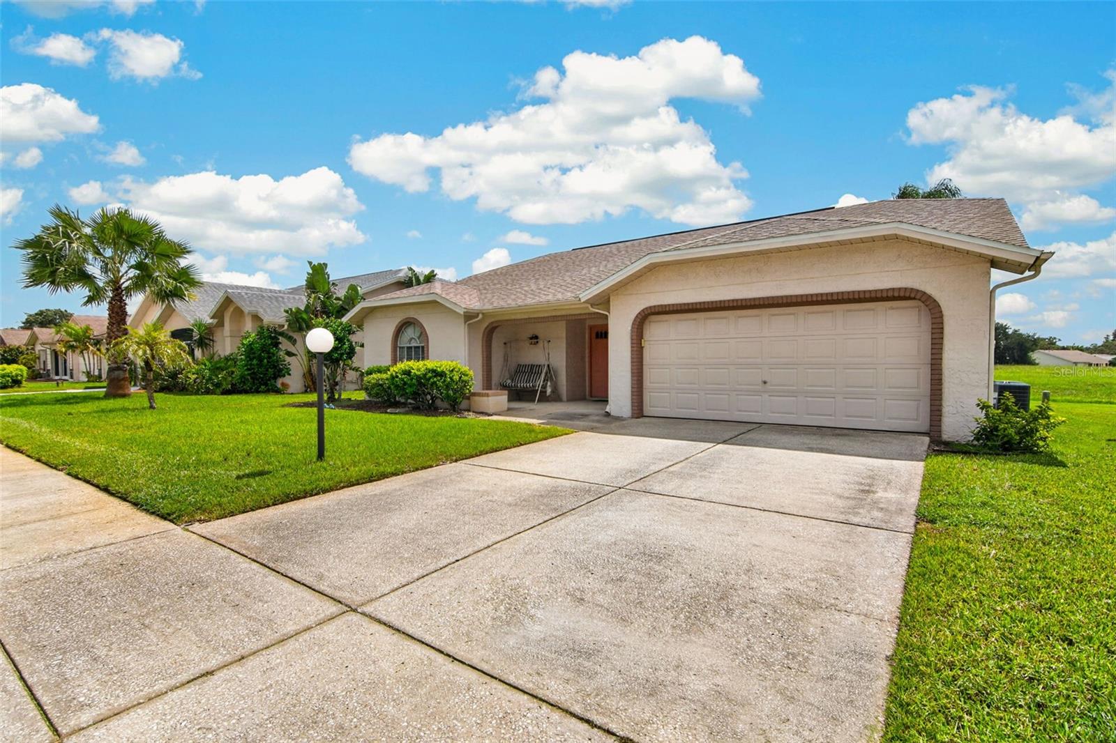 10707 FALLEN LEAF LN