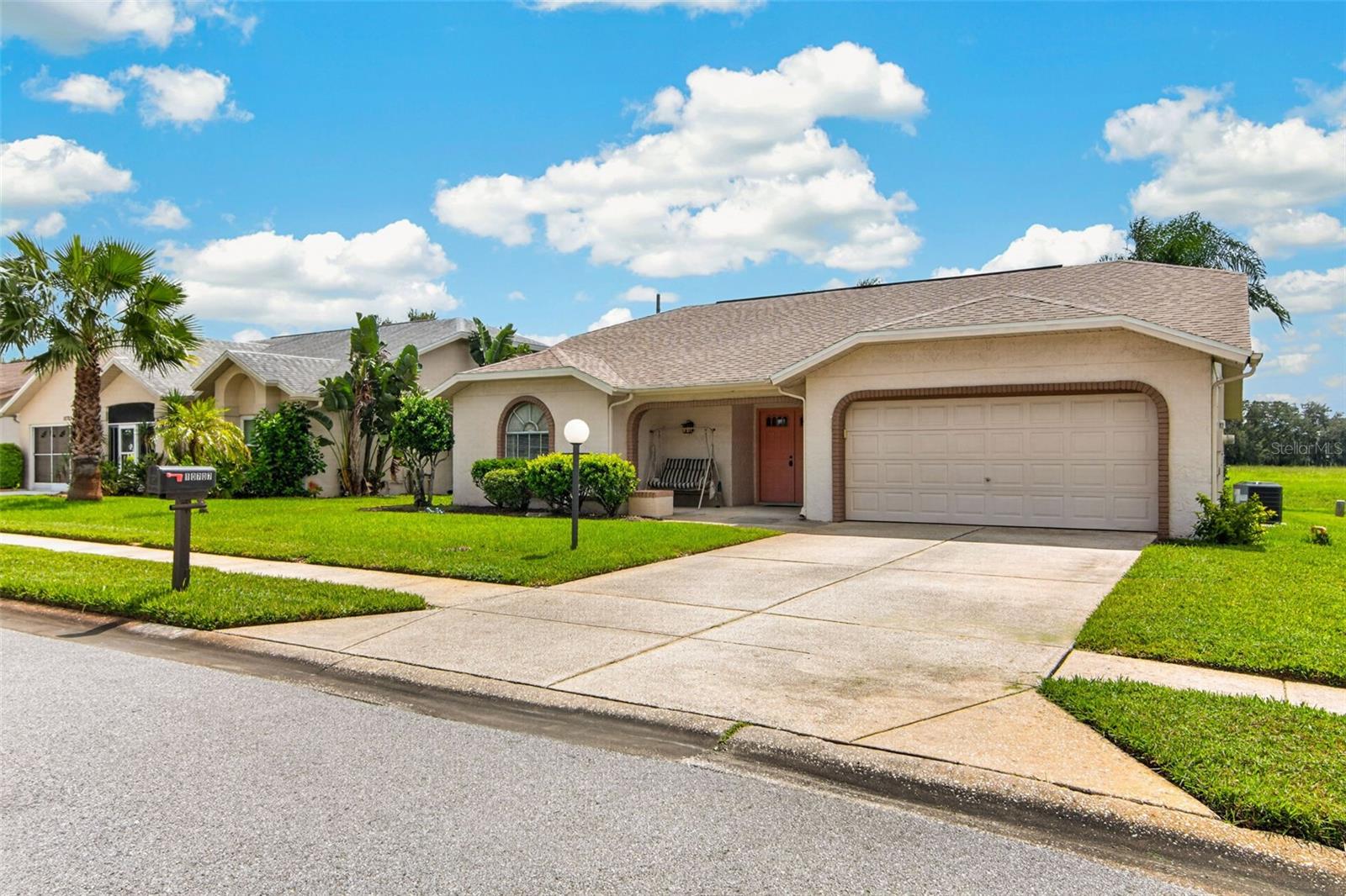 10707 FALLEN LEAF LN