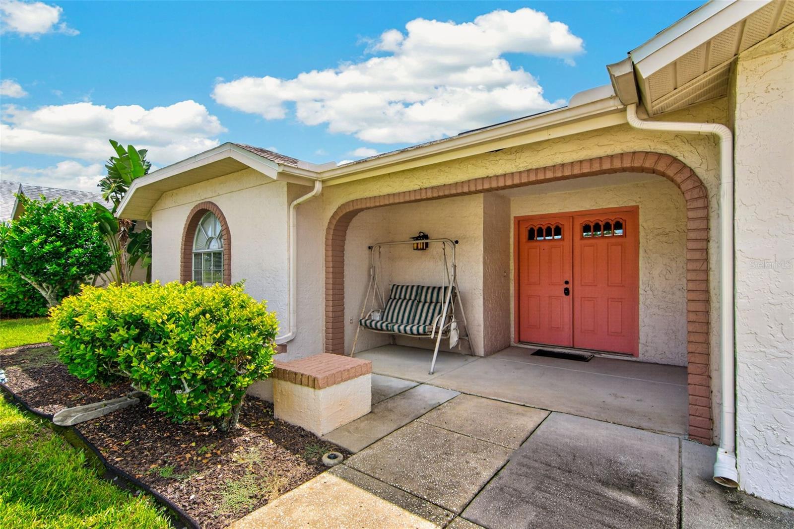 10707 FALLEN LEAF LN