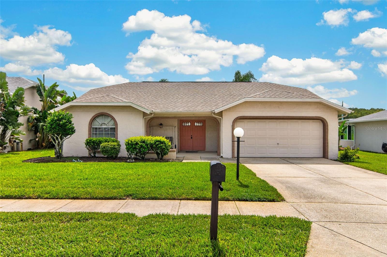 10707 FALLEN LEAF LN