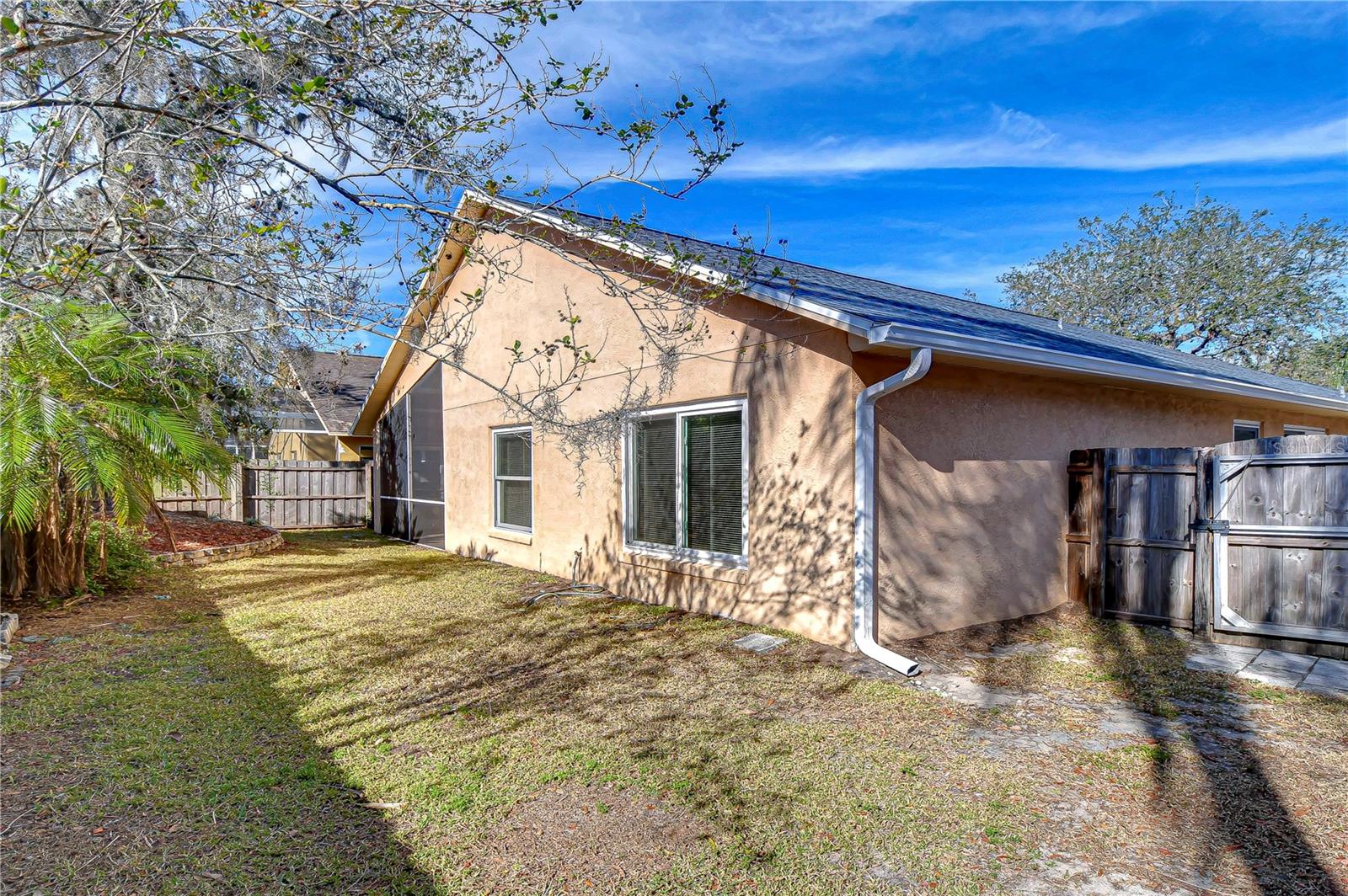 2529 CLARESIDE DR