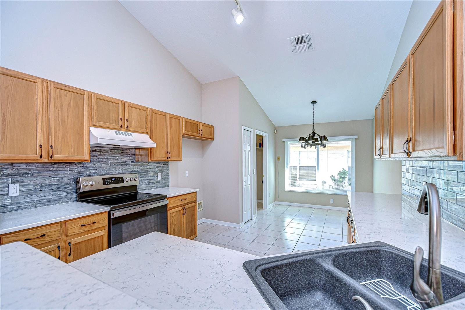 2529 CLARESIDE DR