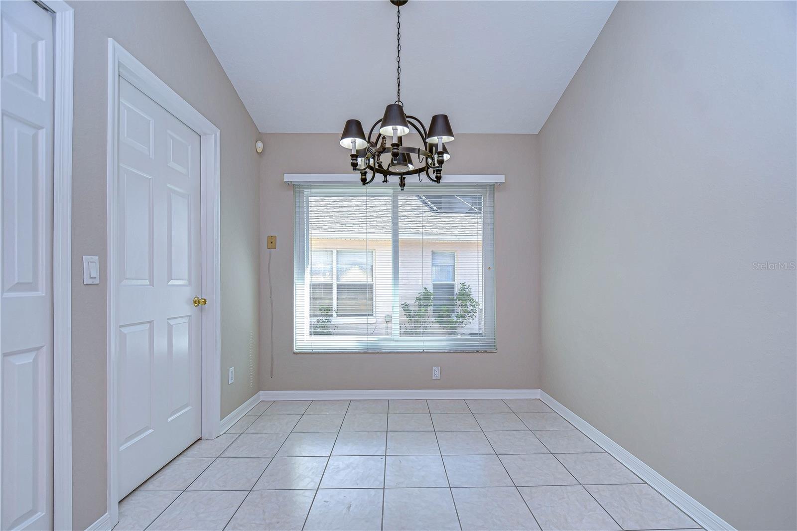 2529 CLARESIDE DR
