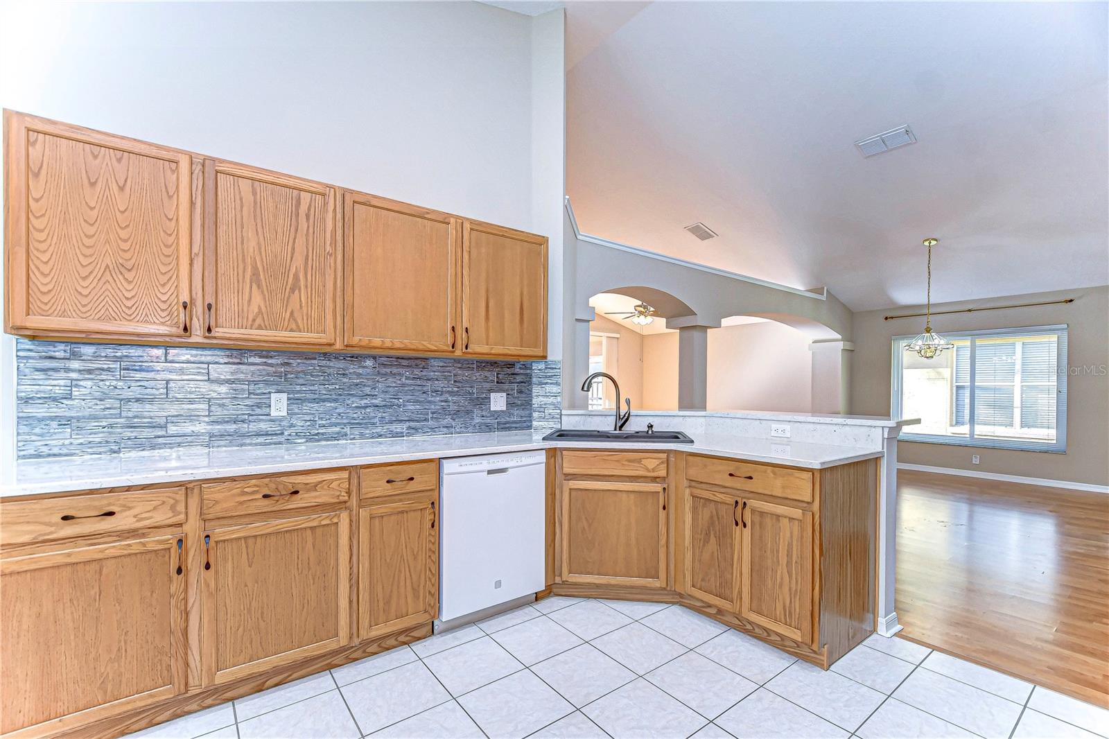 2529 CLARESIDE DR