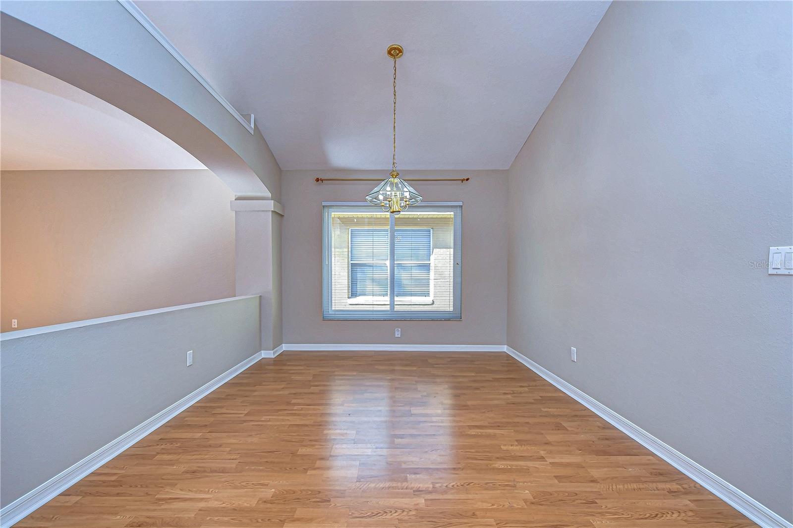 2529 CLARESIDE DR