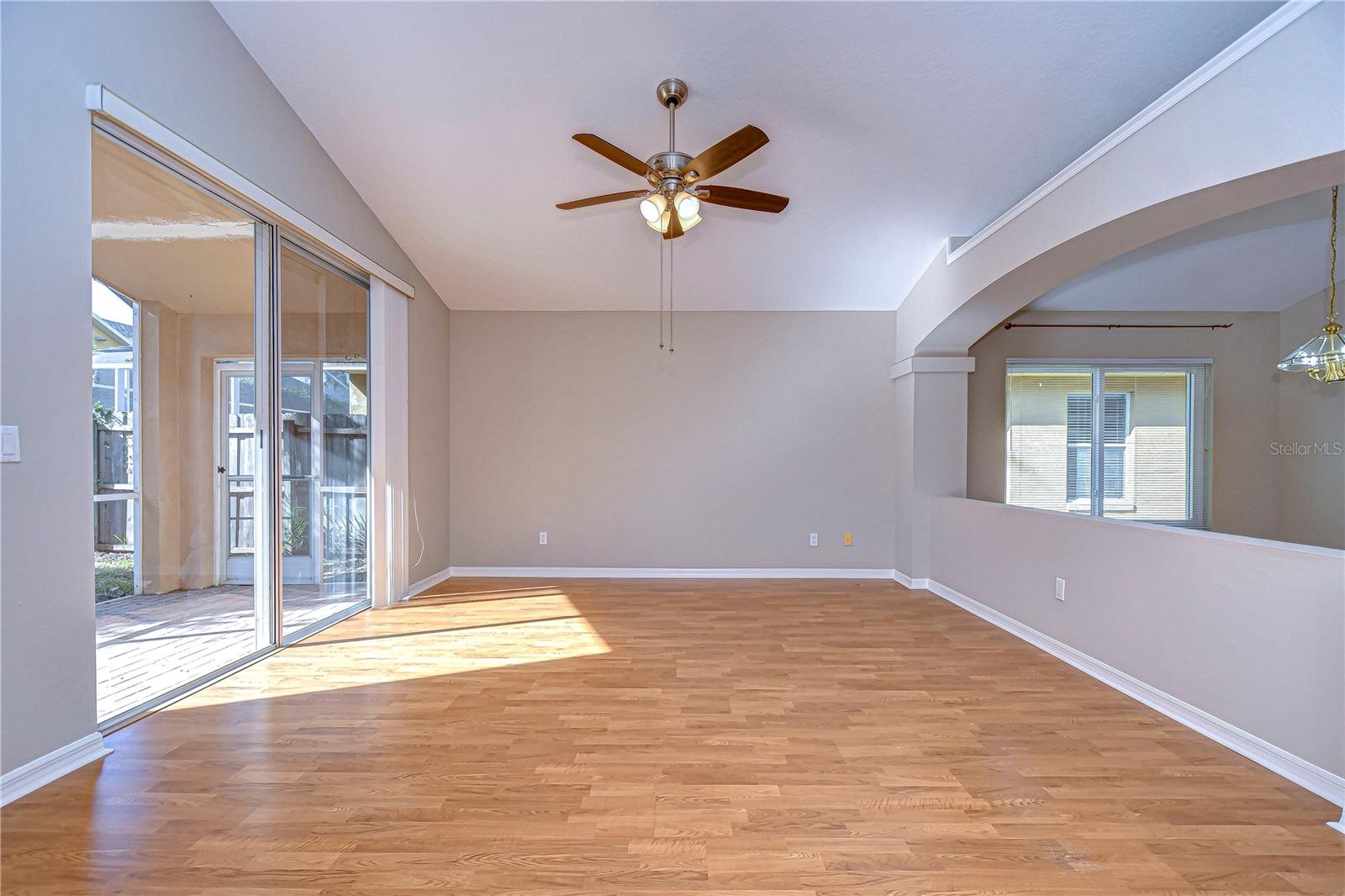 2529 CLARESIDE DR