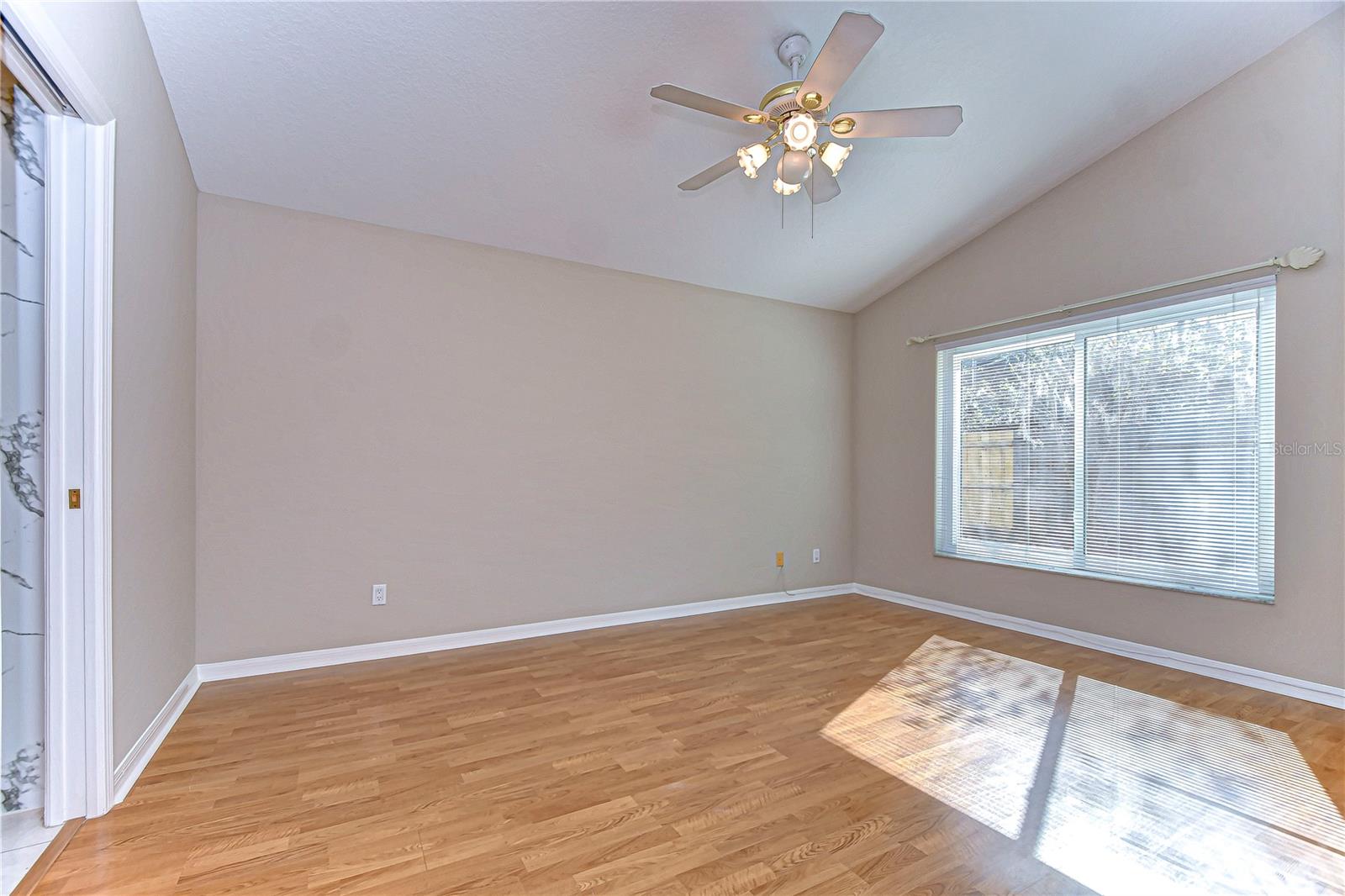 2529 CLARESIDE DR