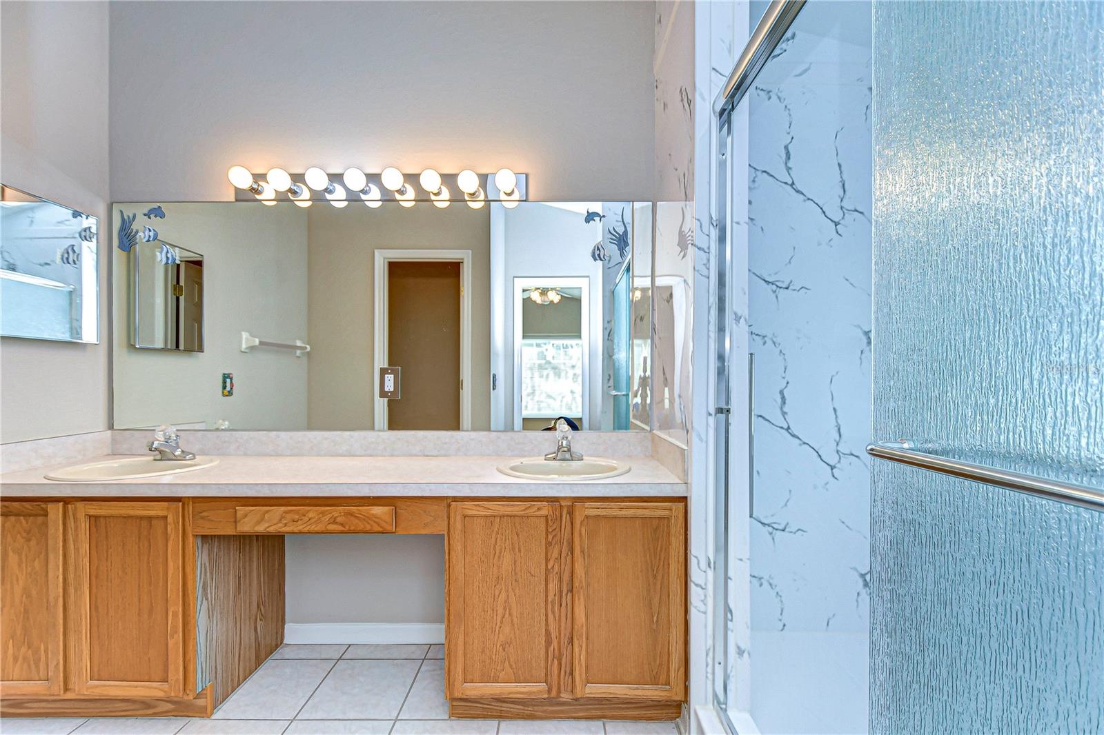 2529 CLARESIDE DR