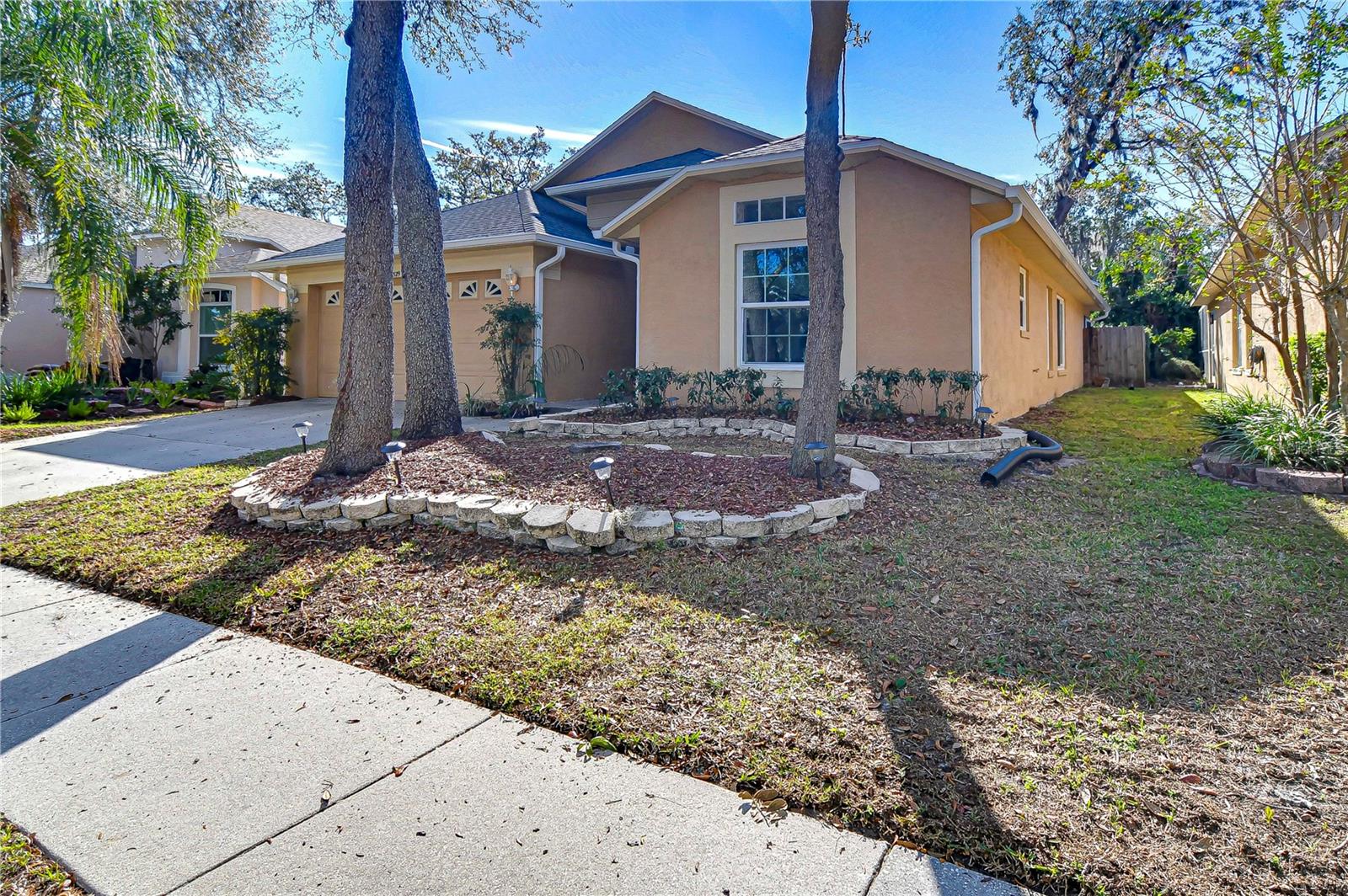 2529 CLARESIDE DR