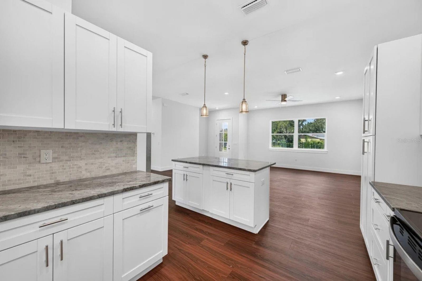 8003 CHANEY LN