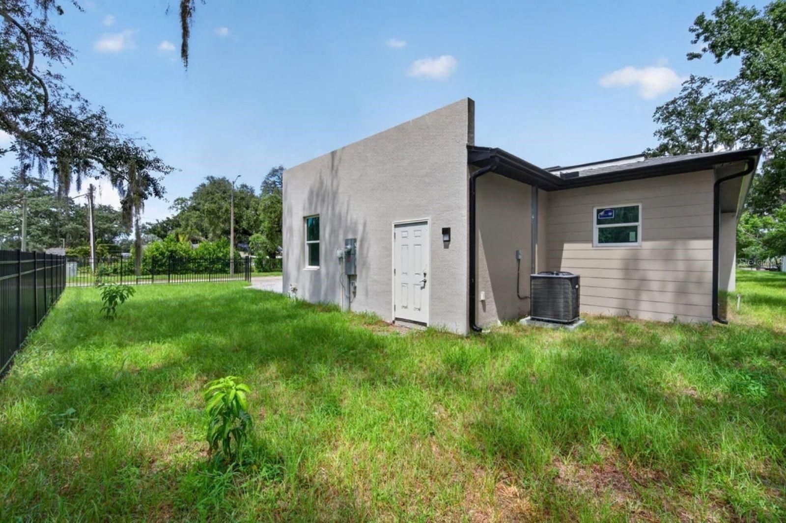 8003 CHANEY LN
