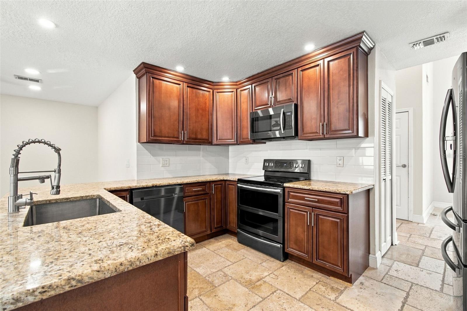 5822 BITTER ORANGE AVE