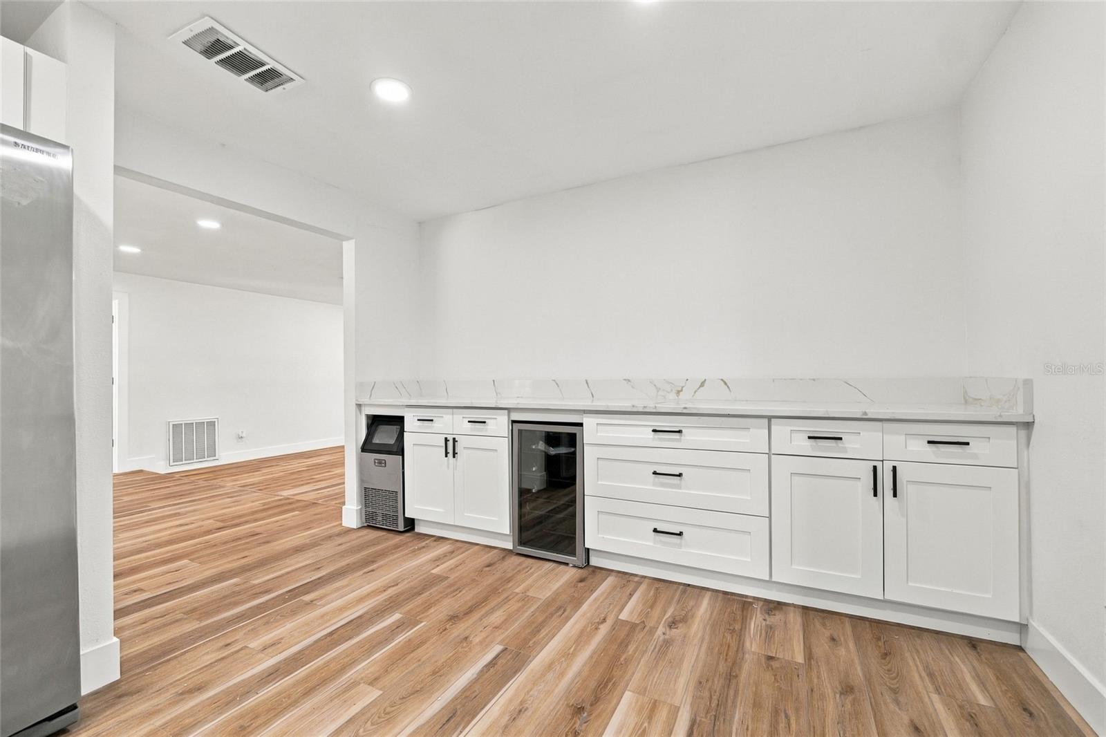 5413 BERNADETTE DR