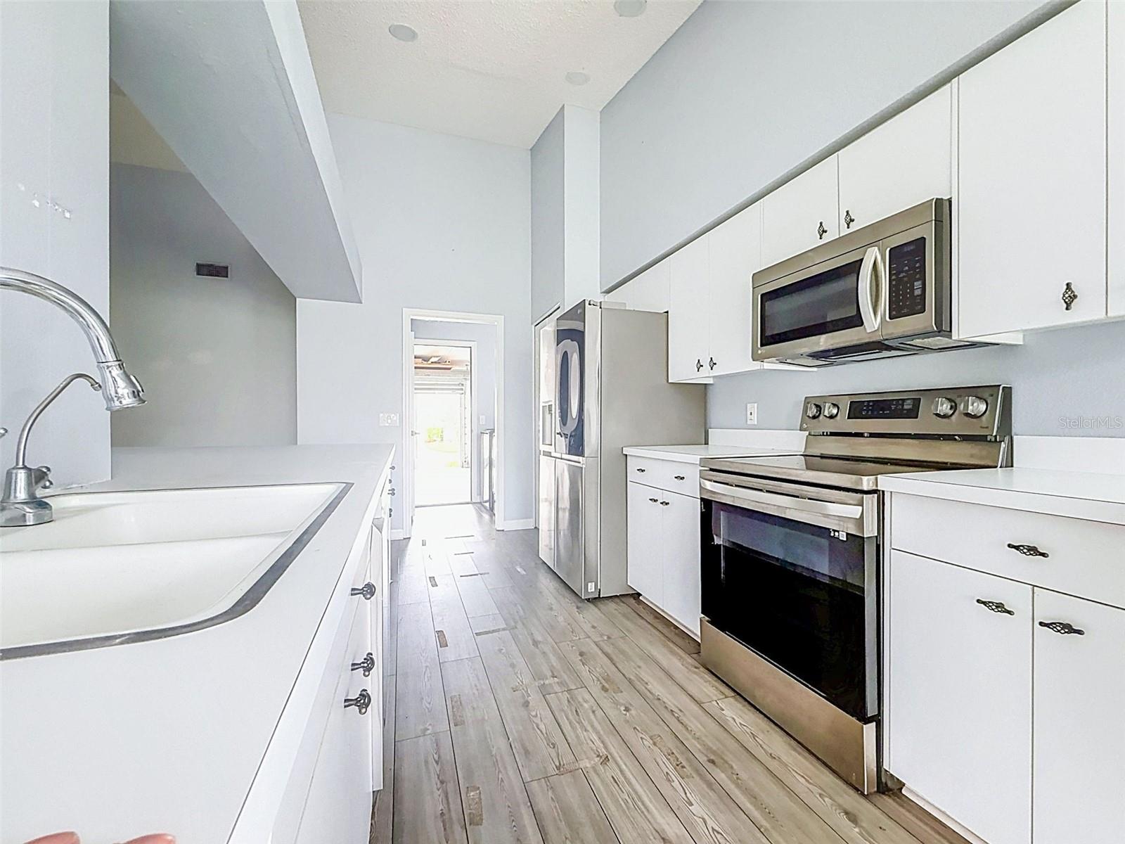 18709 SUMMERSONG DR