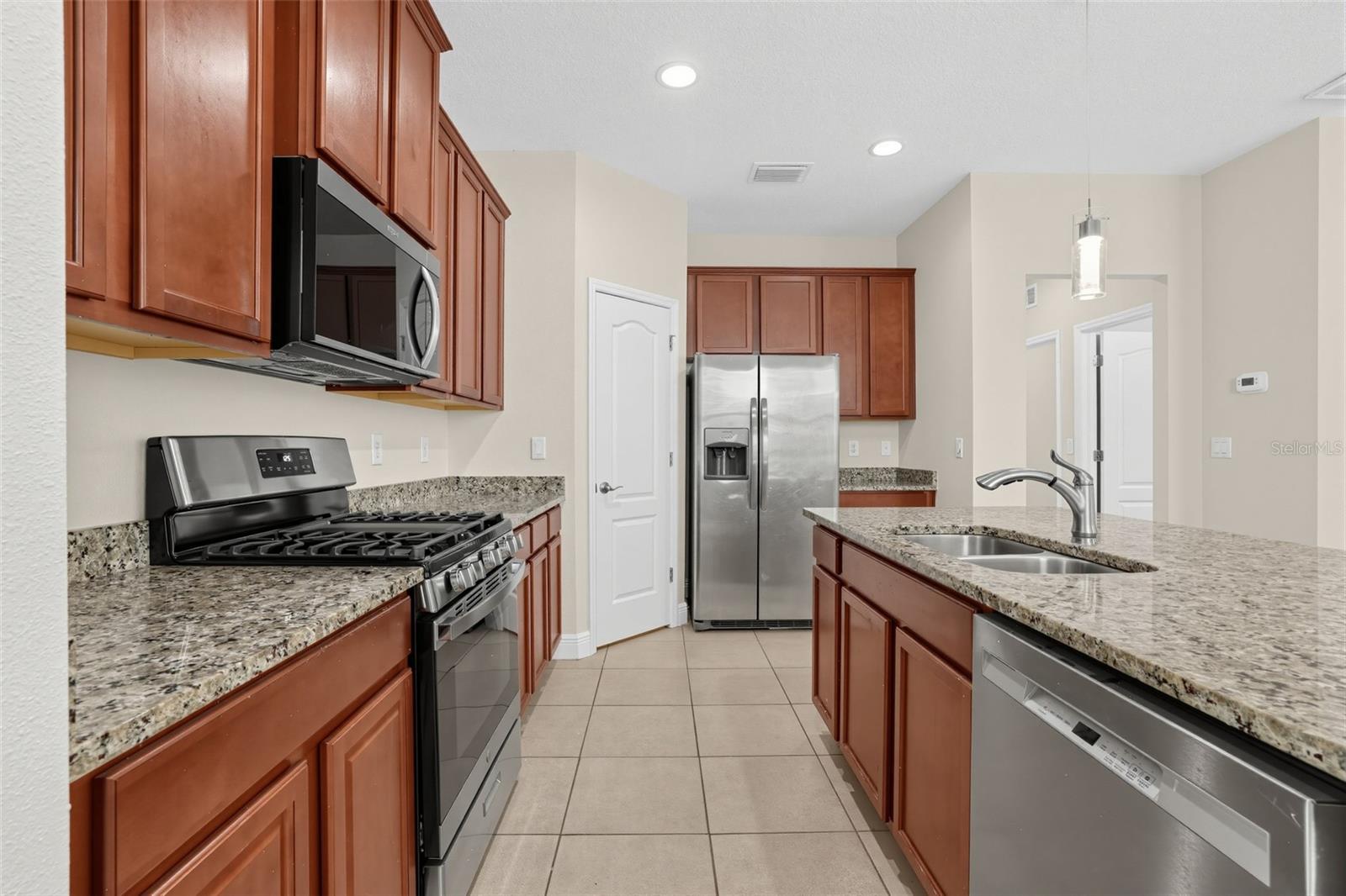 12211 BLUE PACIFIC DR