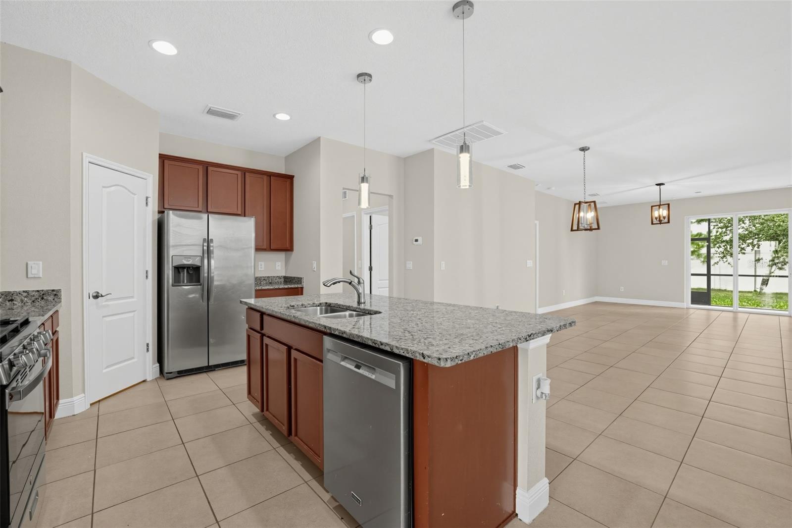 12211 BLUE PACIFIC DR