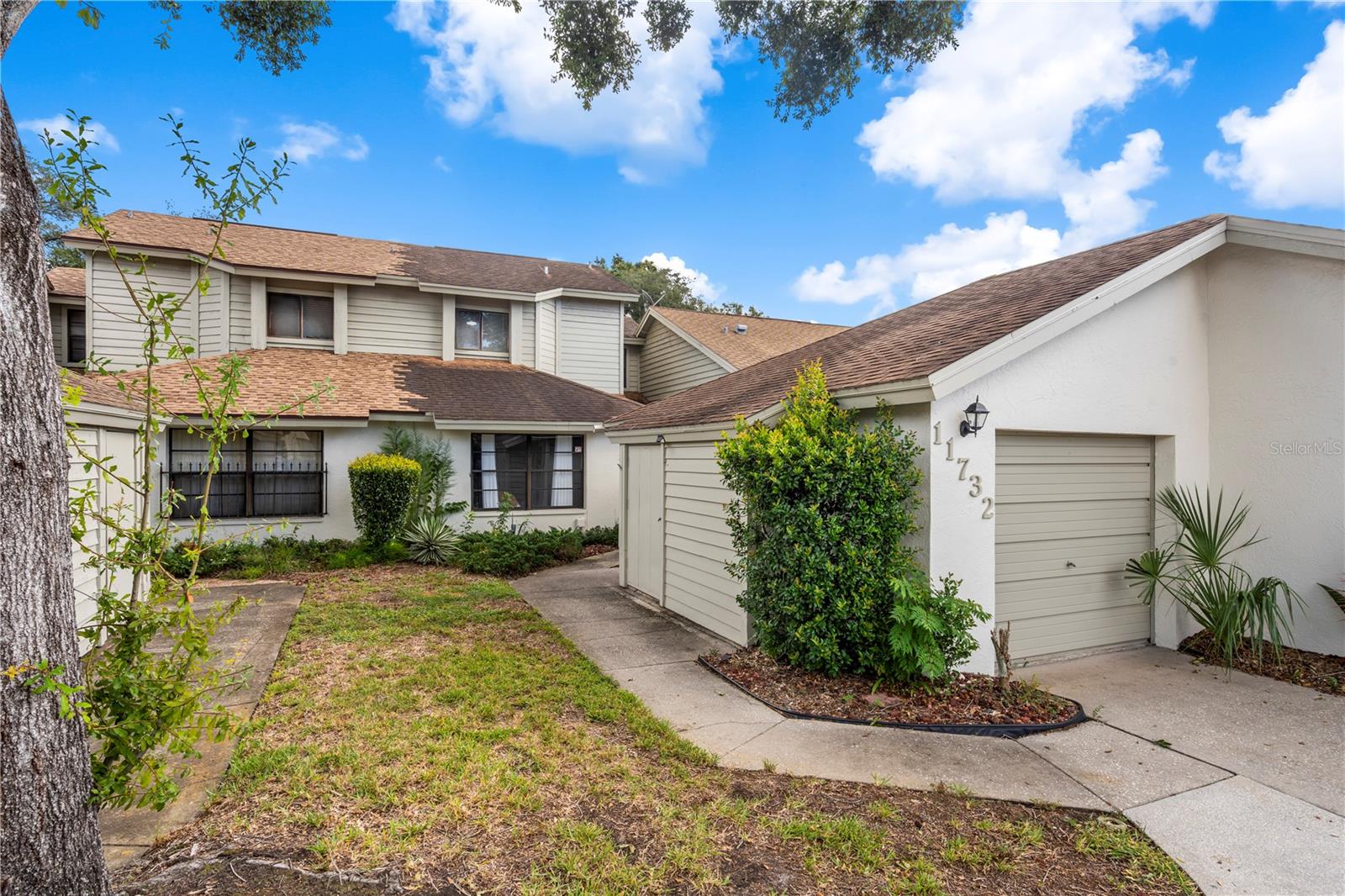 11732 ROLLING PINE LN