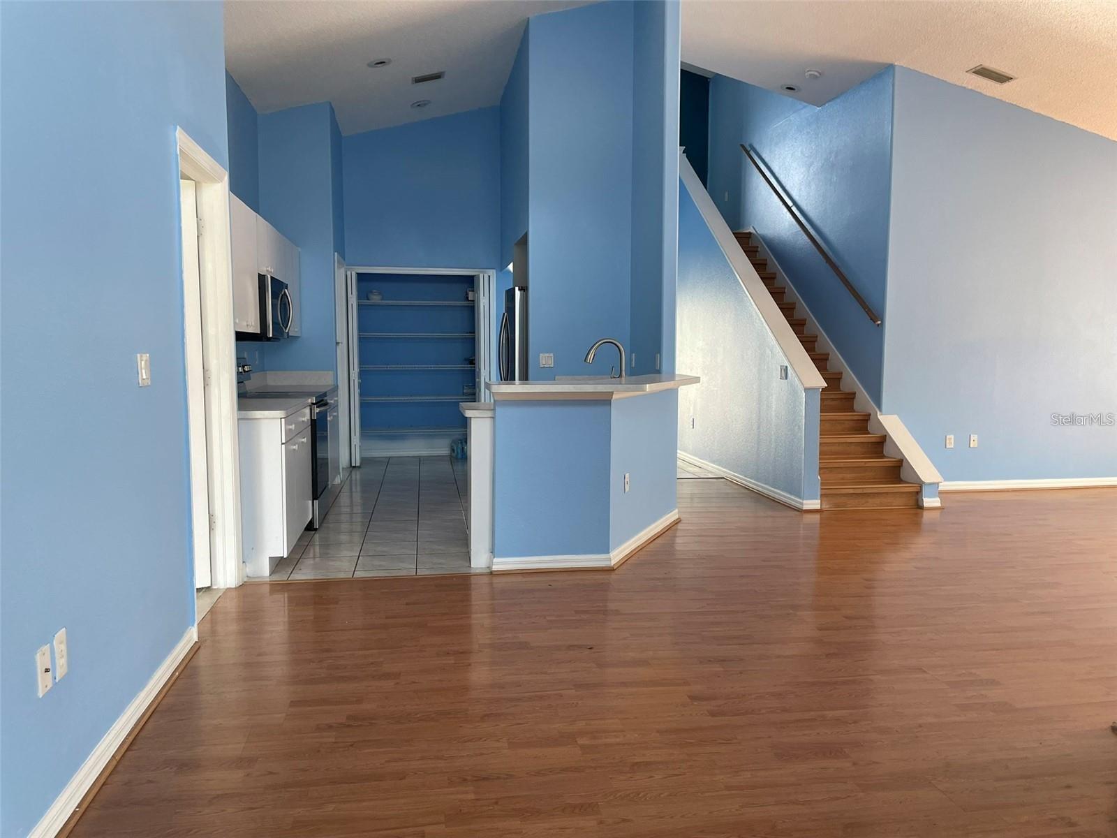 10127 BARNETT LOOP
