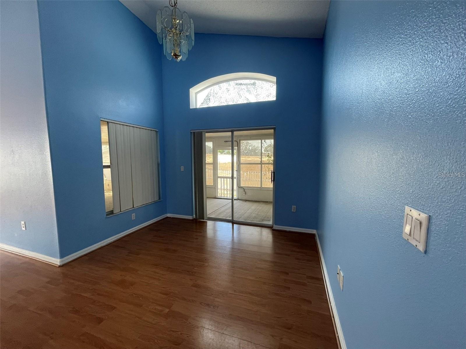 10127 BARNETT LOOP