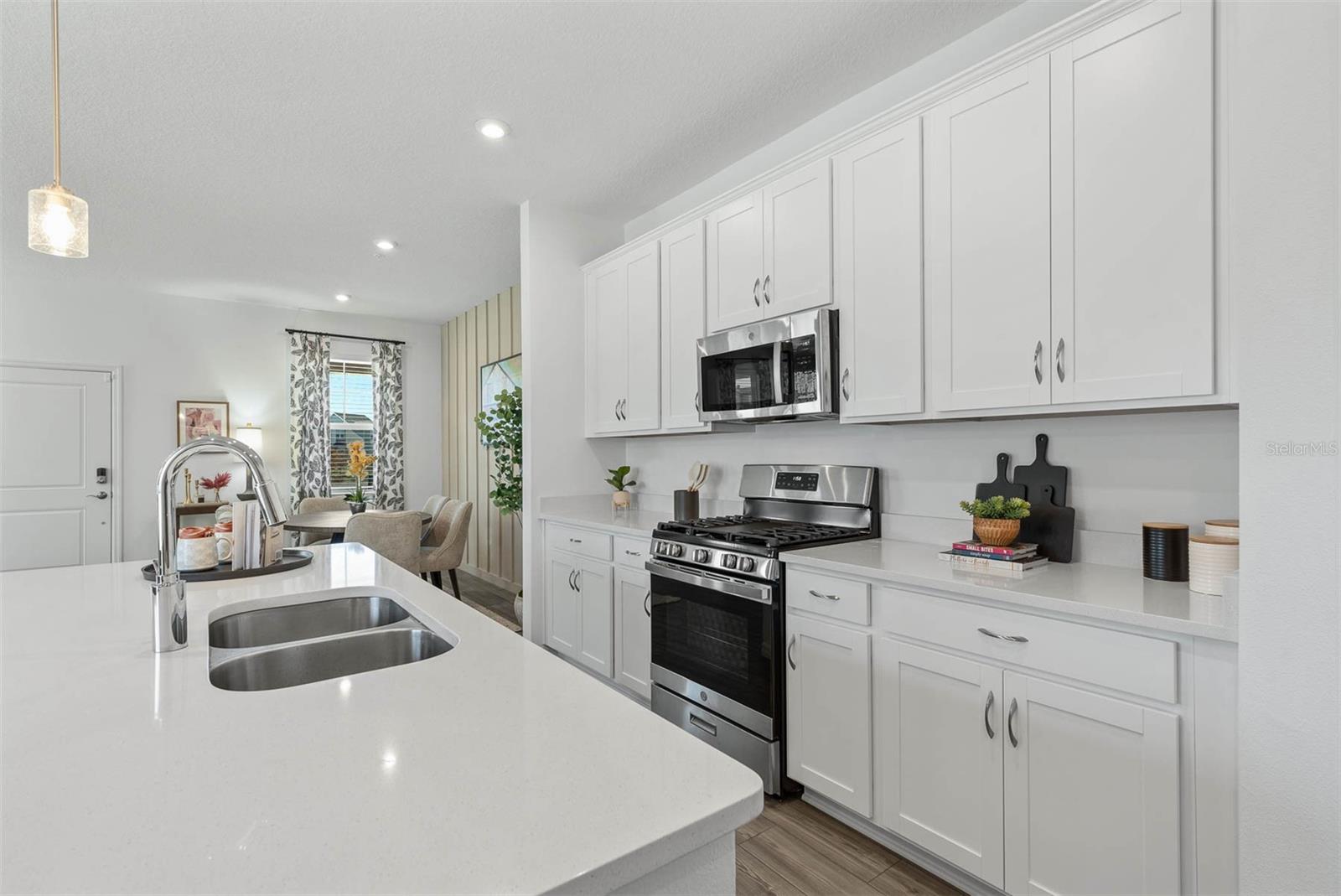 311 ANCHOR LINE DR