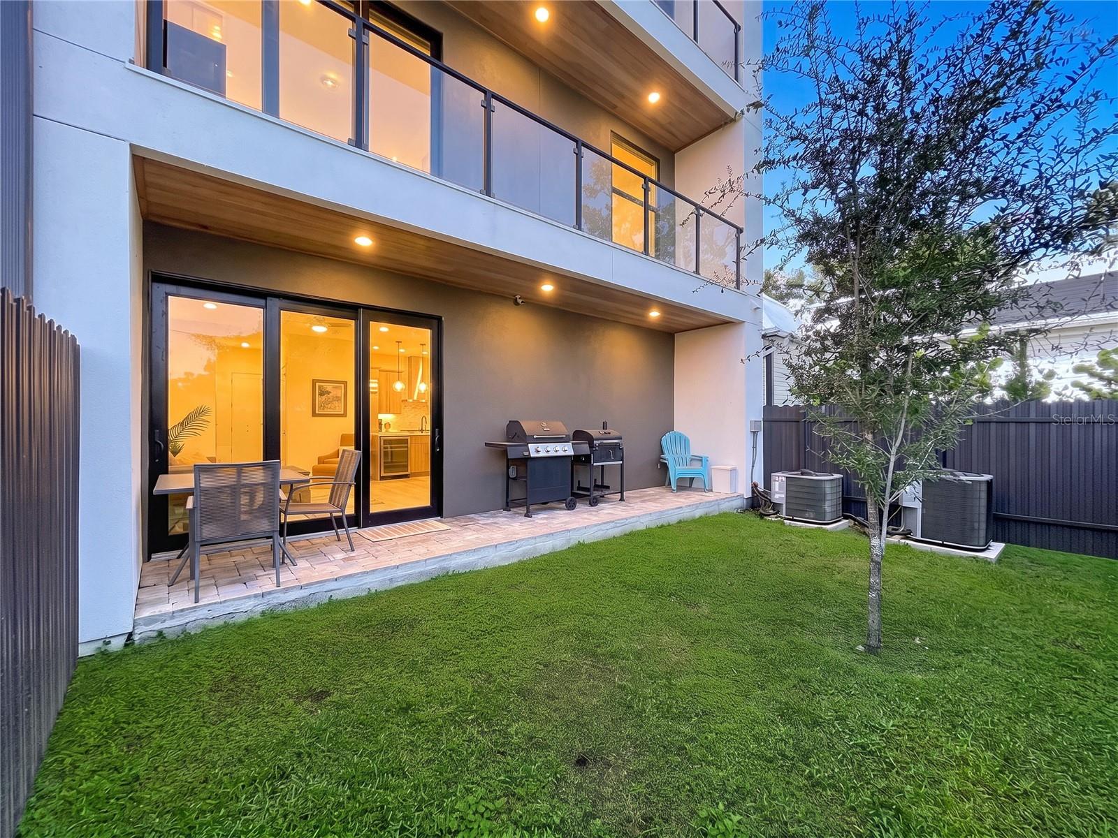 101 W WARREN AVE #3