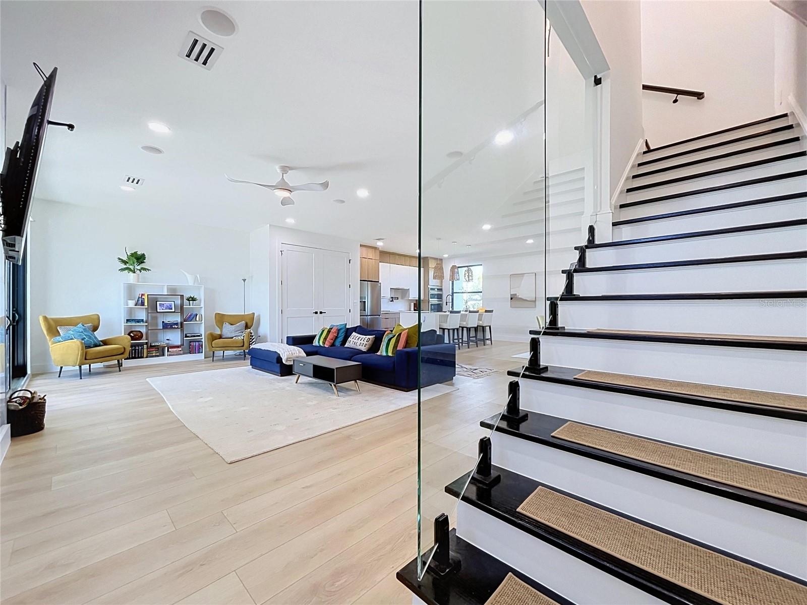 101 W WARREN AVE #3