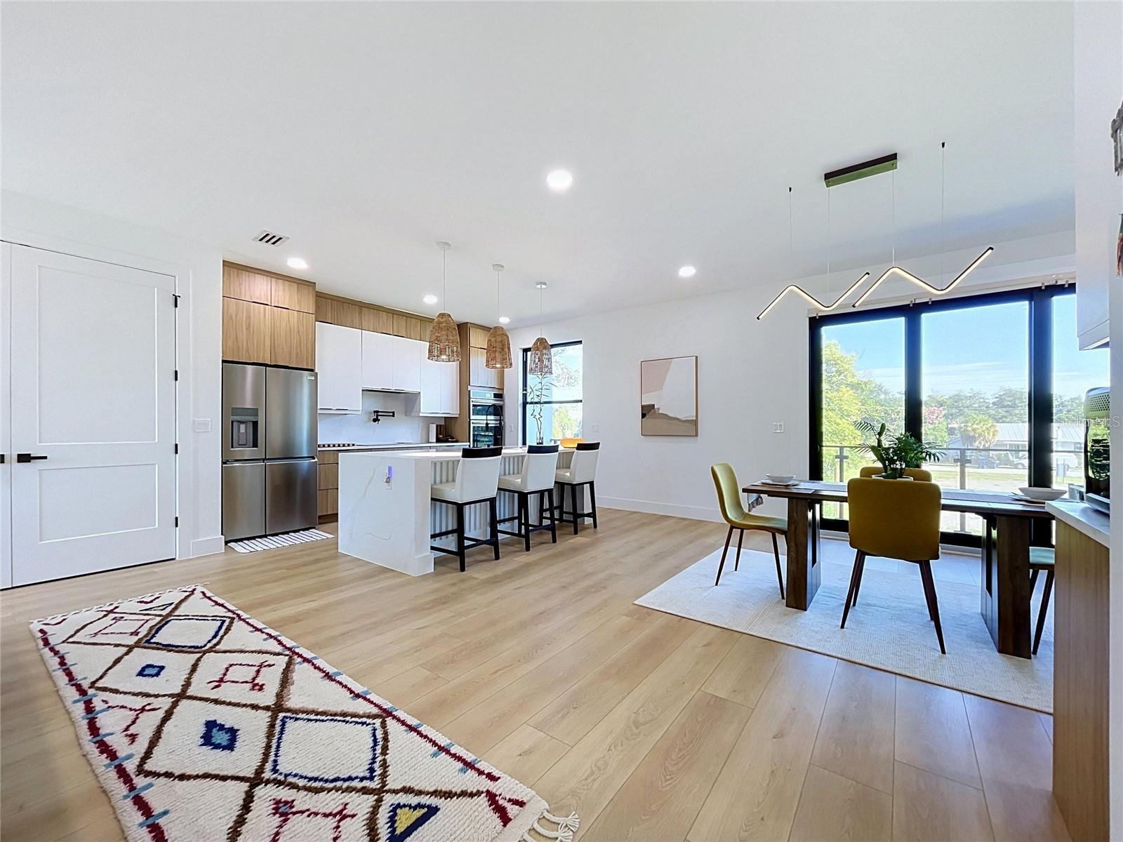 101 W WARREN AVE #3