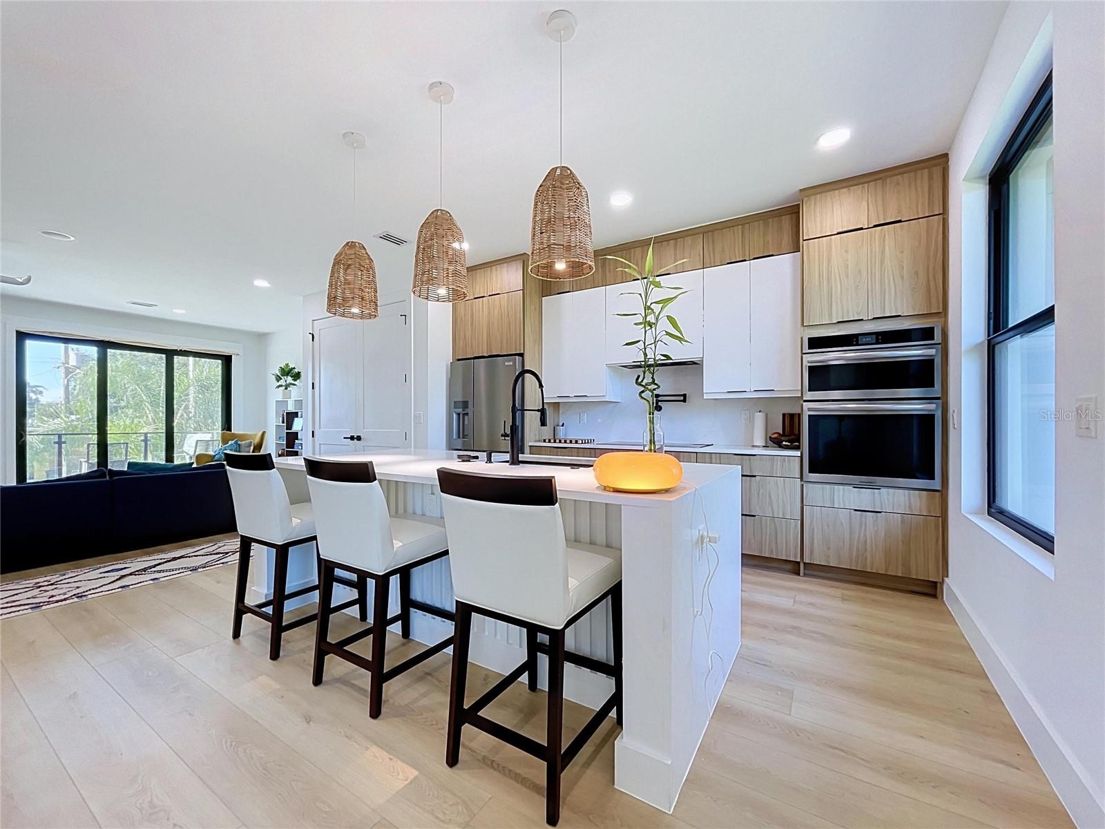 101 W WARREN AVE #3