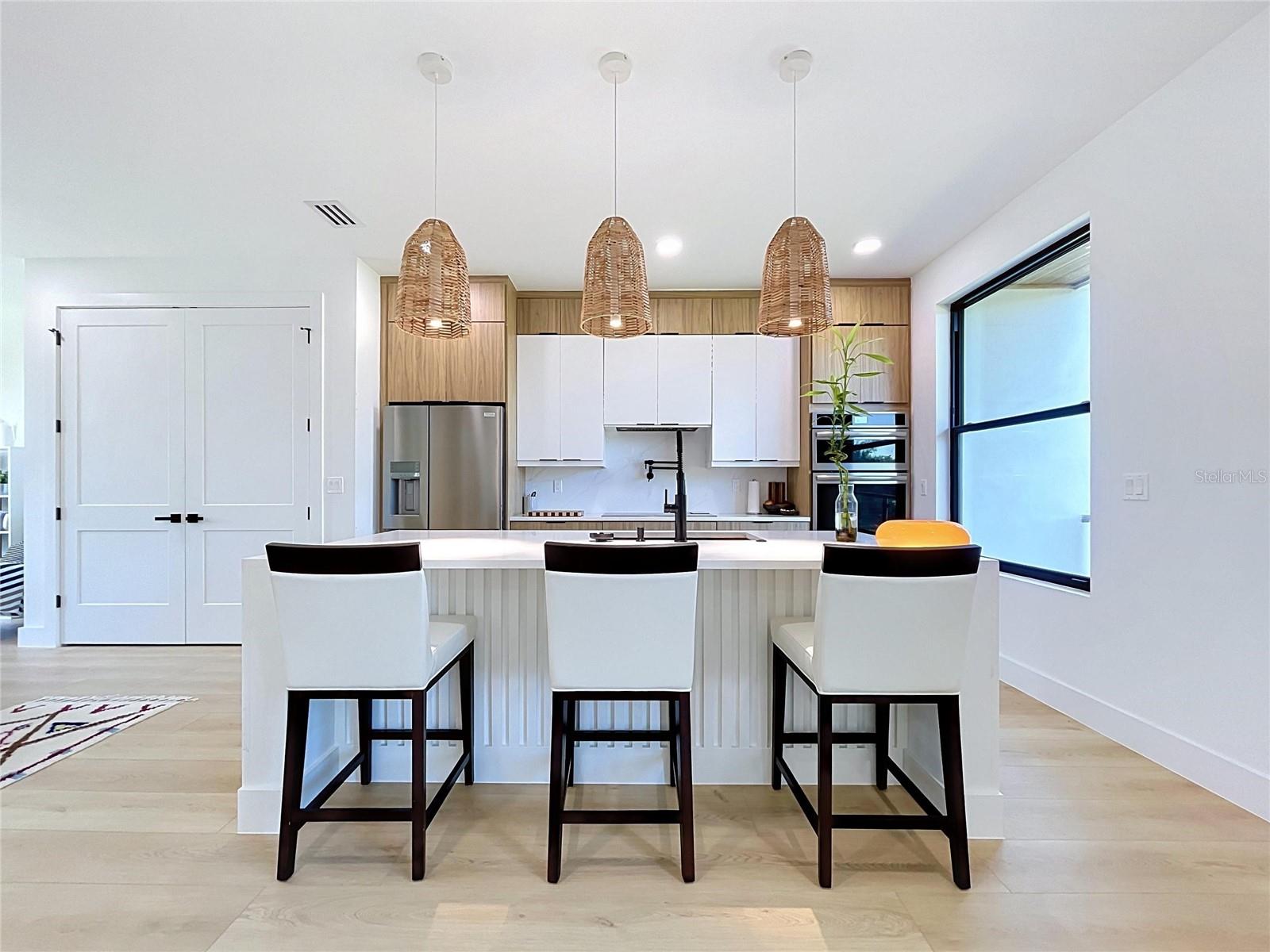 101 W WARREN AVE #3