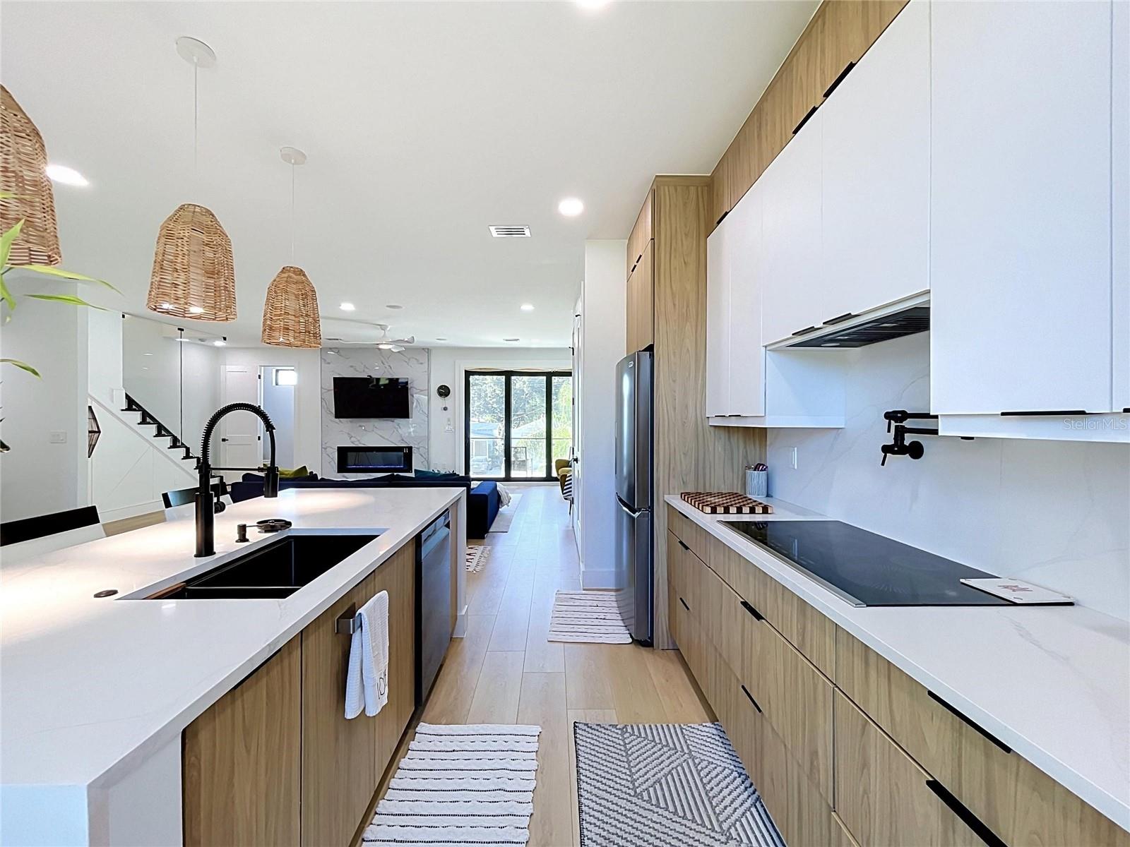 101 W WARREN AVE #3