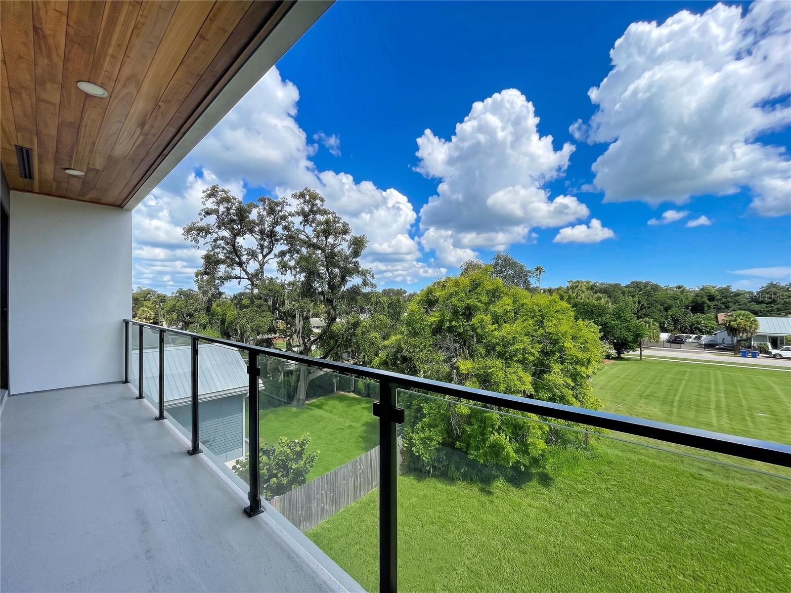 101 W WARREN AVE #3