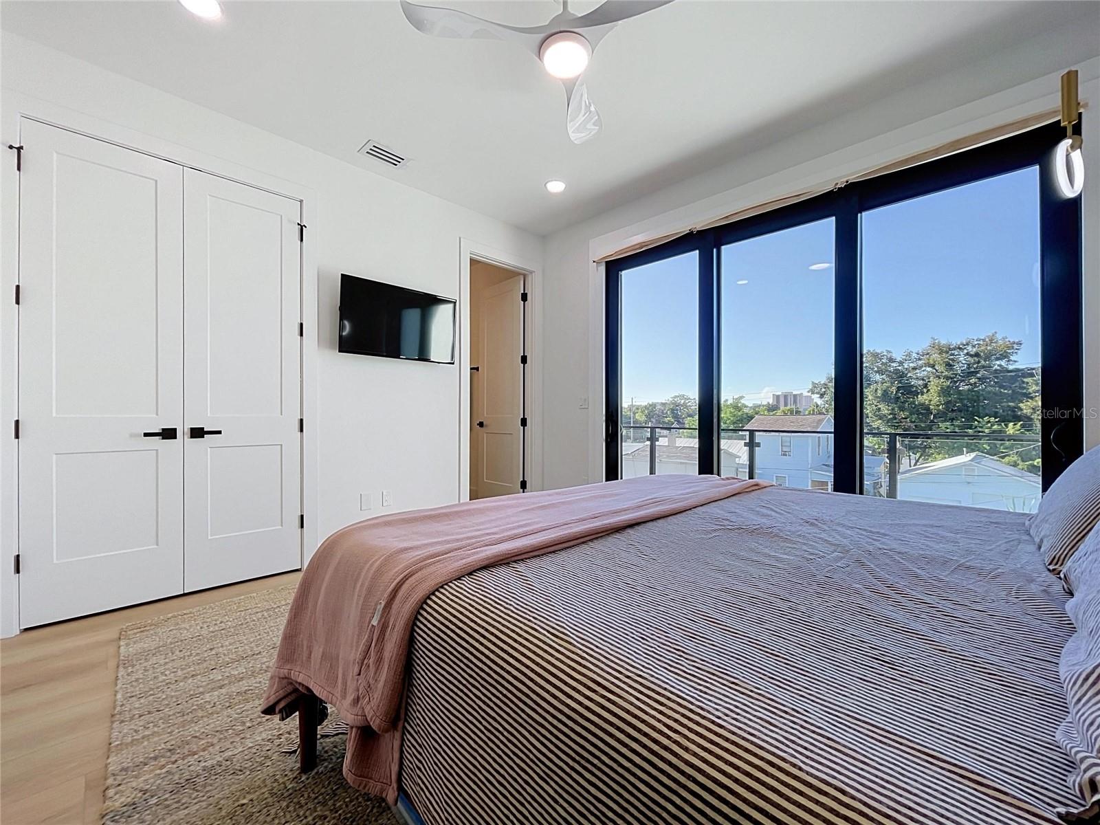101 W WARREN AVE #3