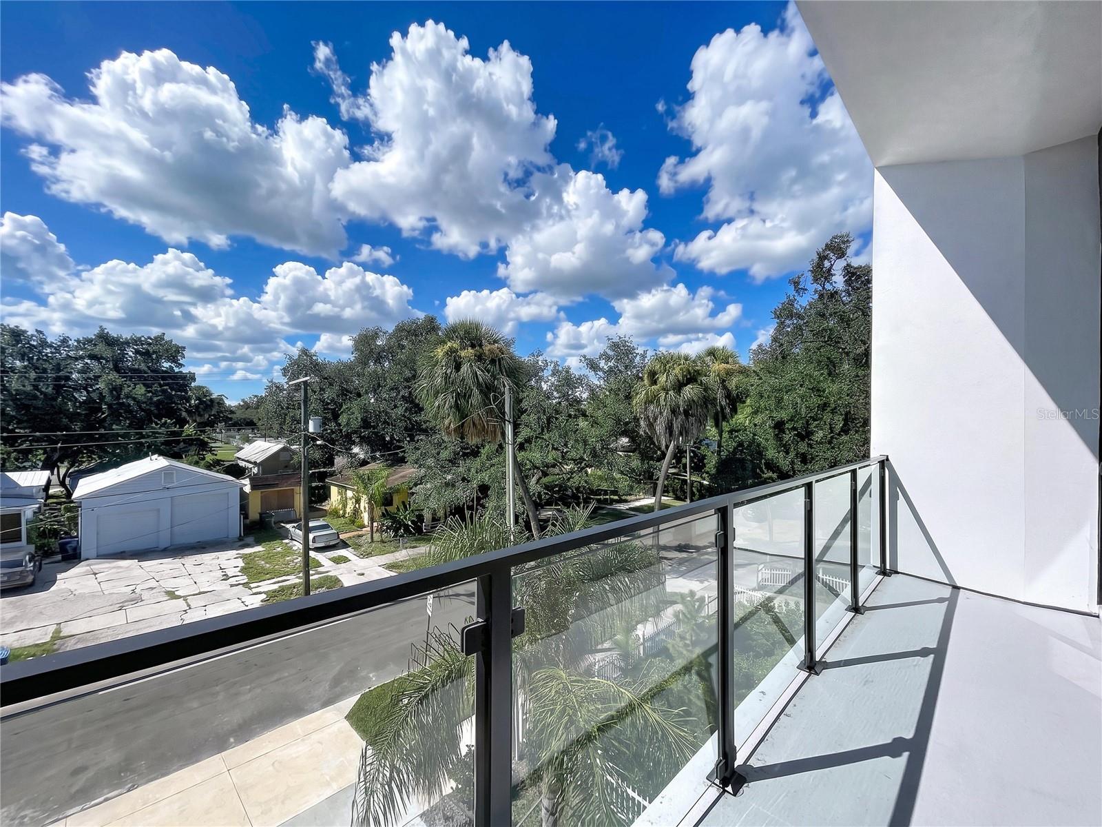 101 W WARREN AVE #3