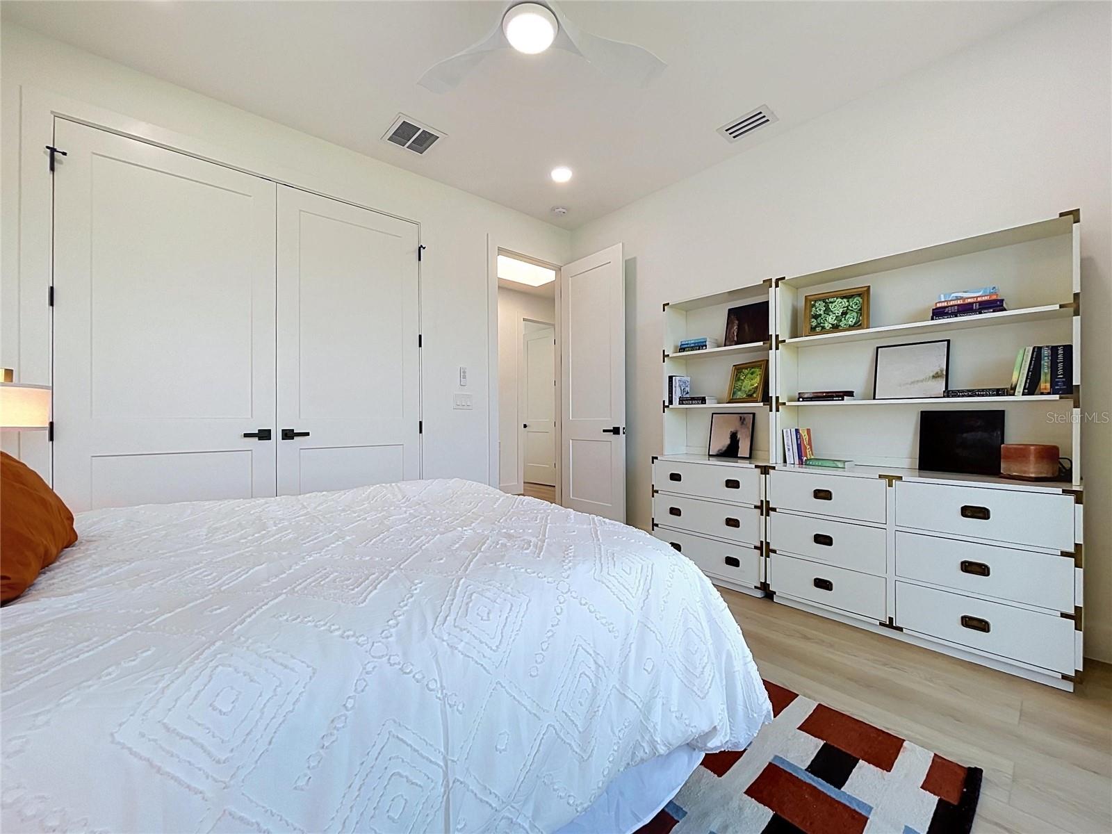 101 W WARREN AVE #3