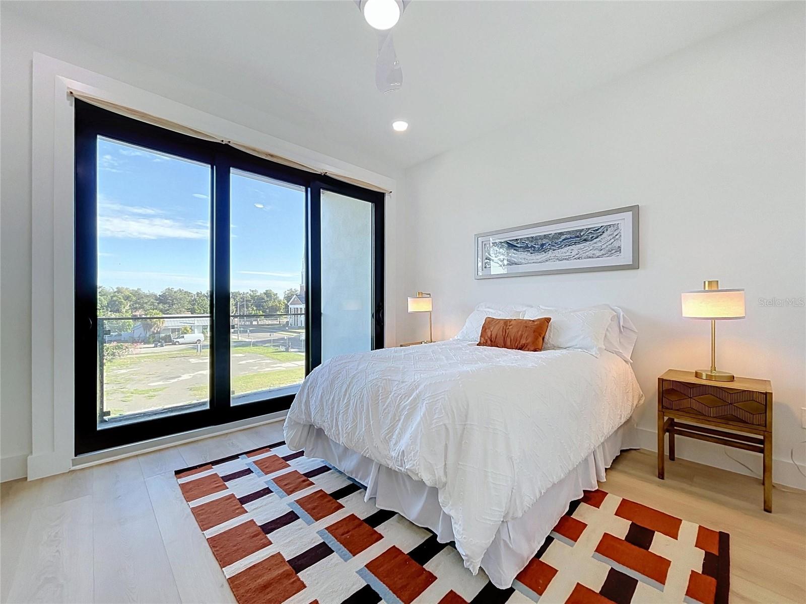 101 W WARREN AVE #3