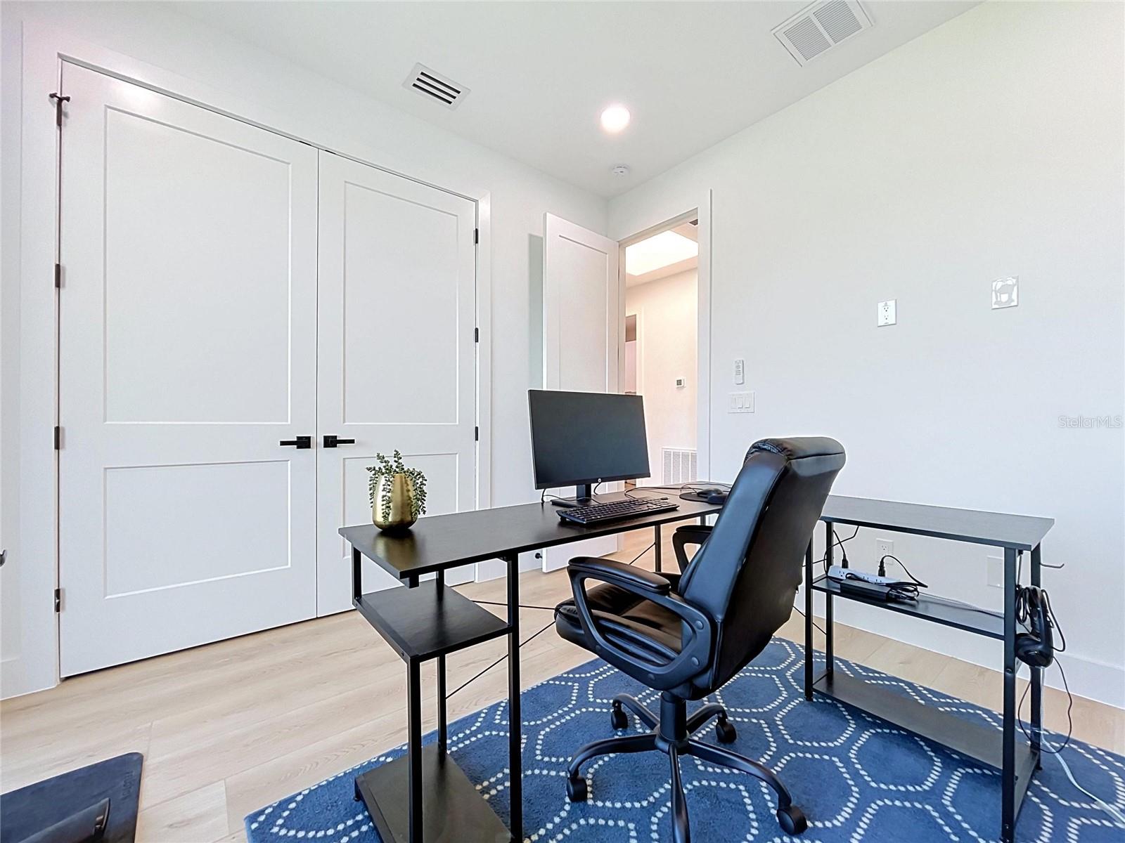 101 W WARREN AVE #3