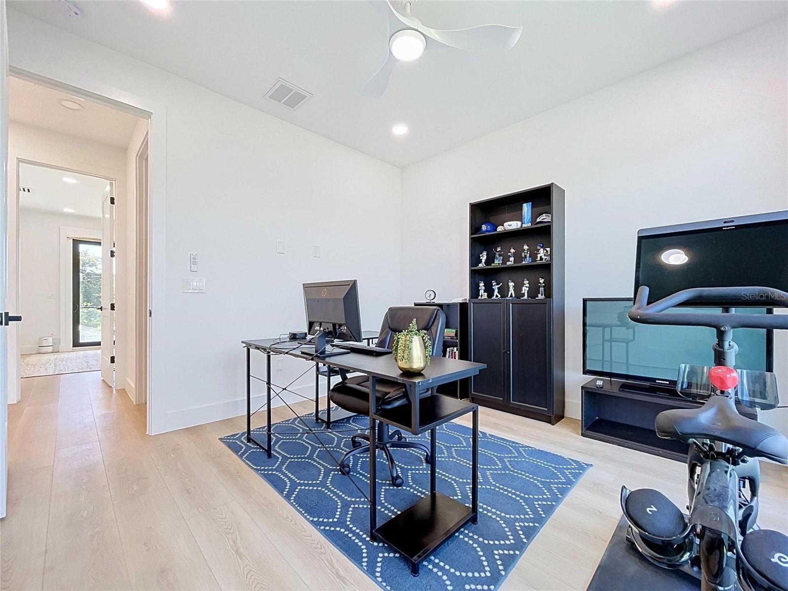 101 W WARREN AVE #3
