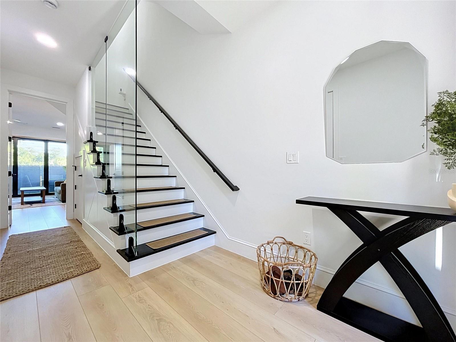 101 W WARREN AVE #3