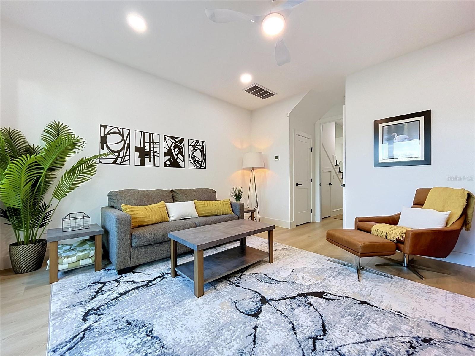 101 W WARREN AVE #3