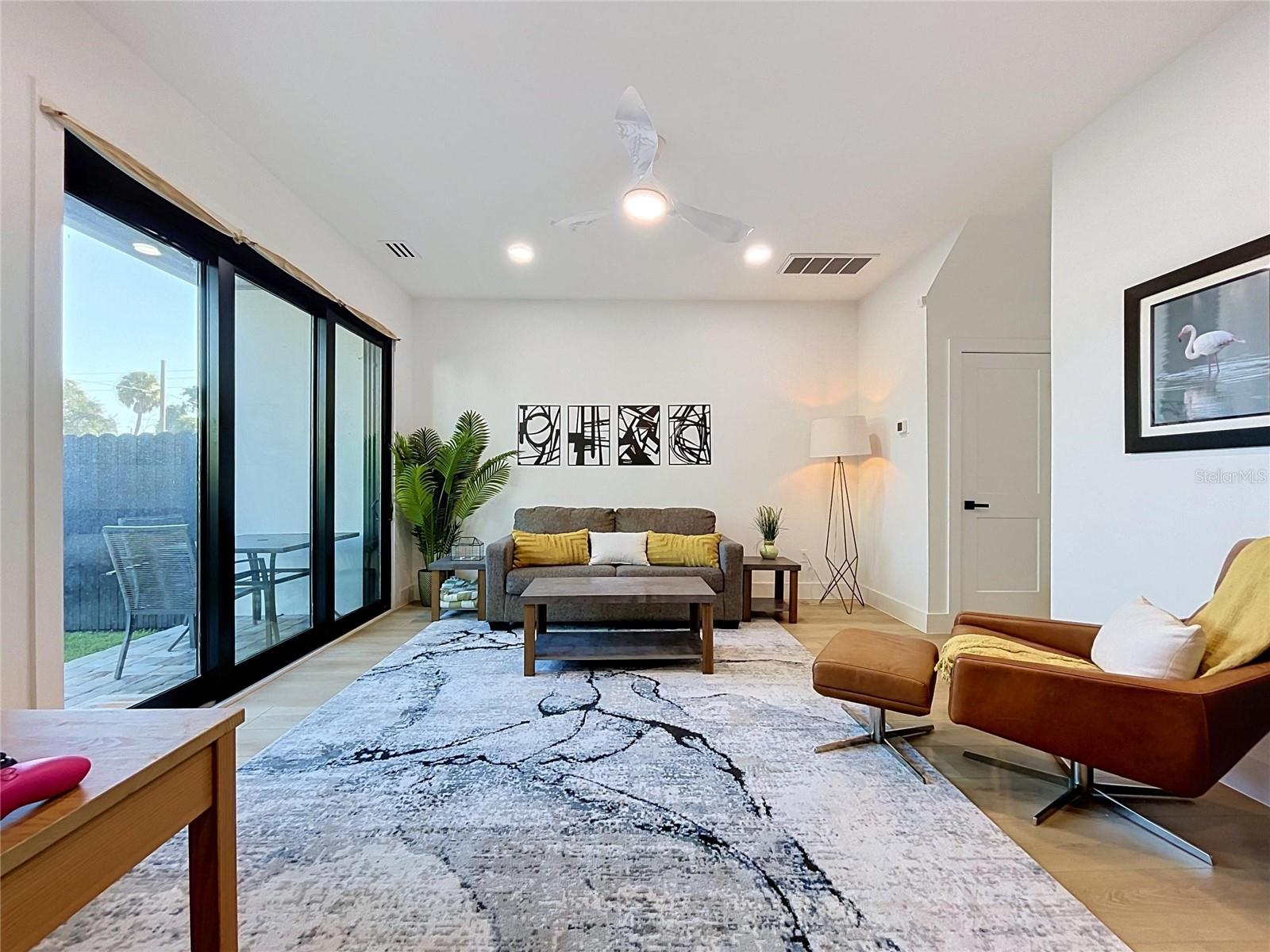 101 W WARREN AVE #3
