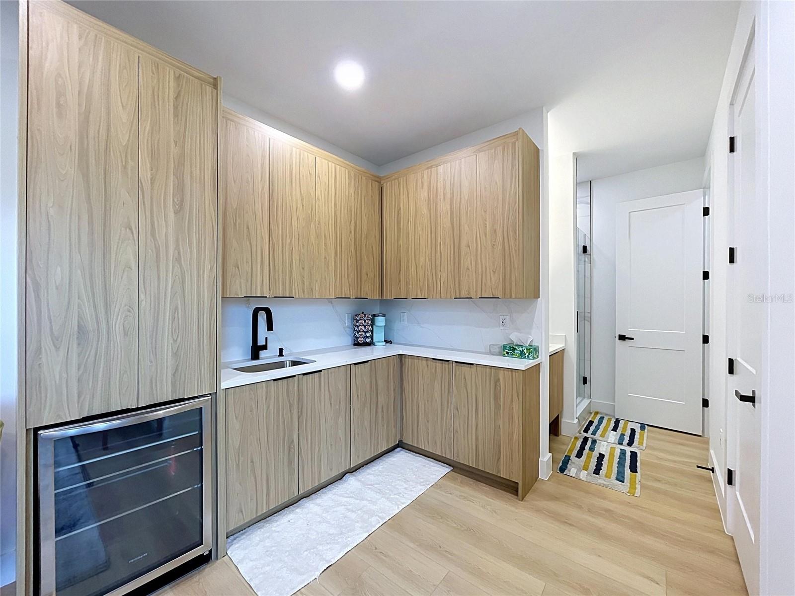 101 W WARREN AVE #3